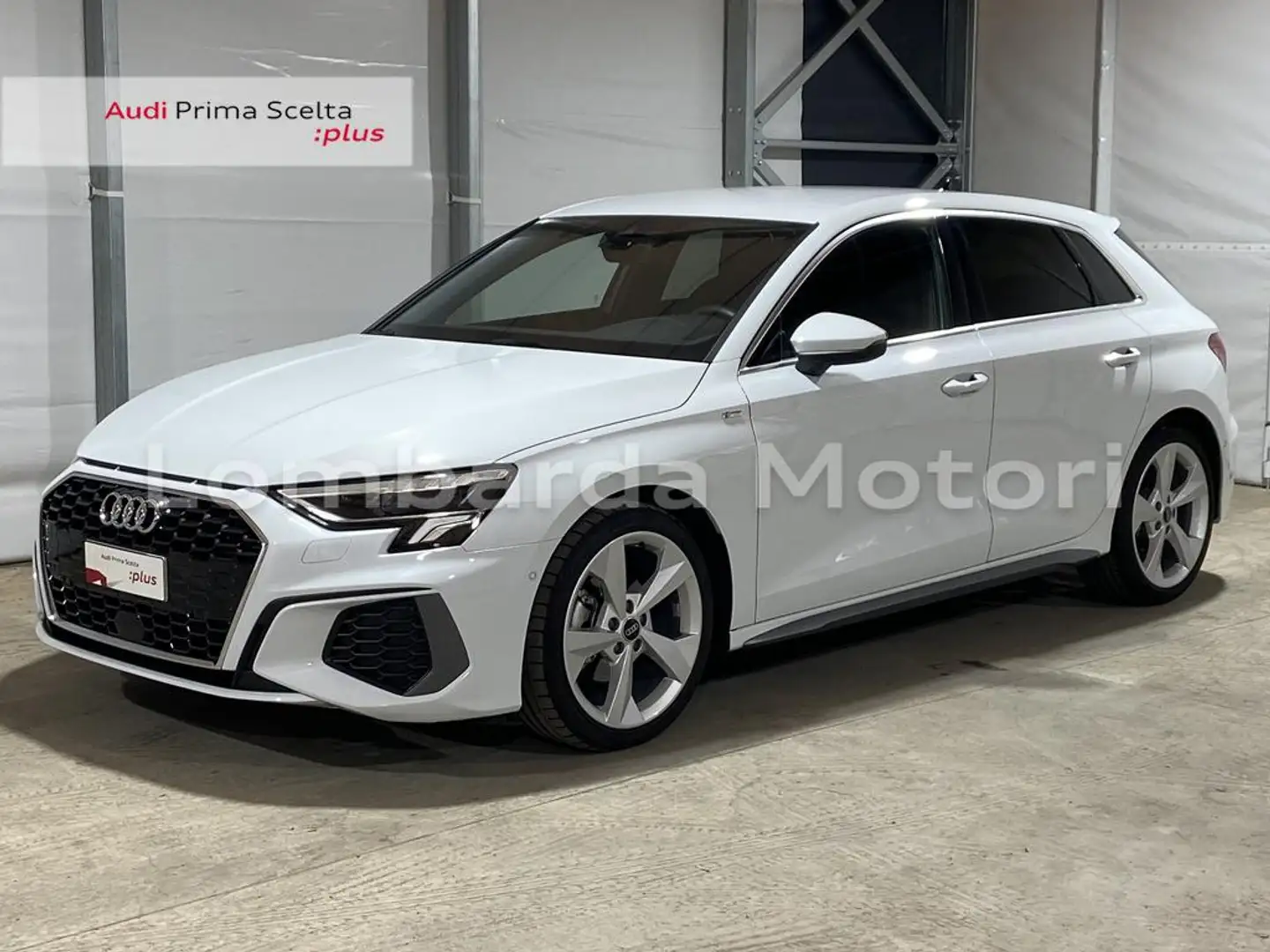 Audi A3 Sportback 35 2.0 tdi Identity Black s-tronic Bianco - 1