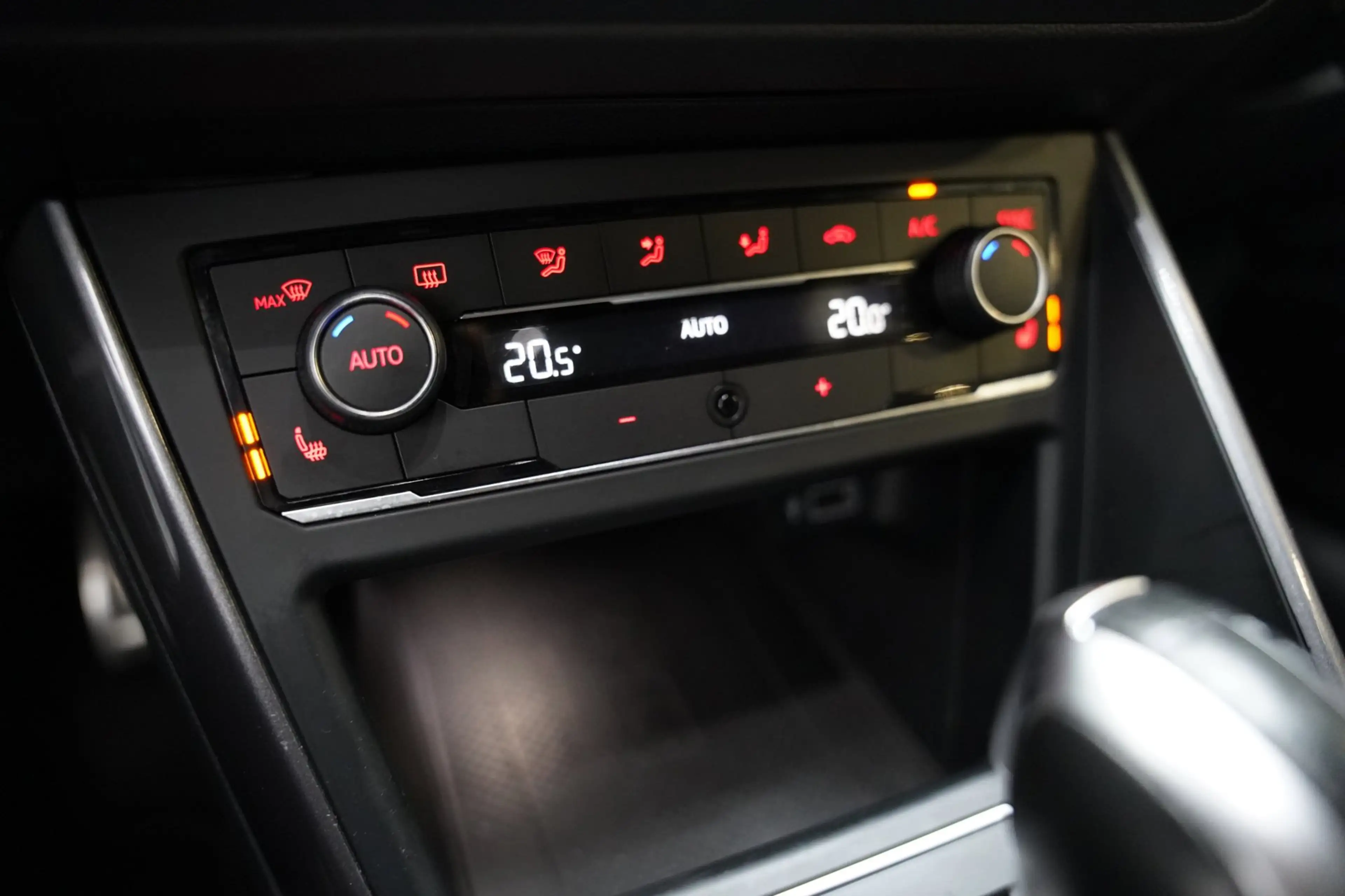 Volkswagen Polo GTI 2.0 TSI VIRTUAL KEYLESS BEATS CAMERA — photo 20
