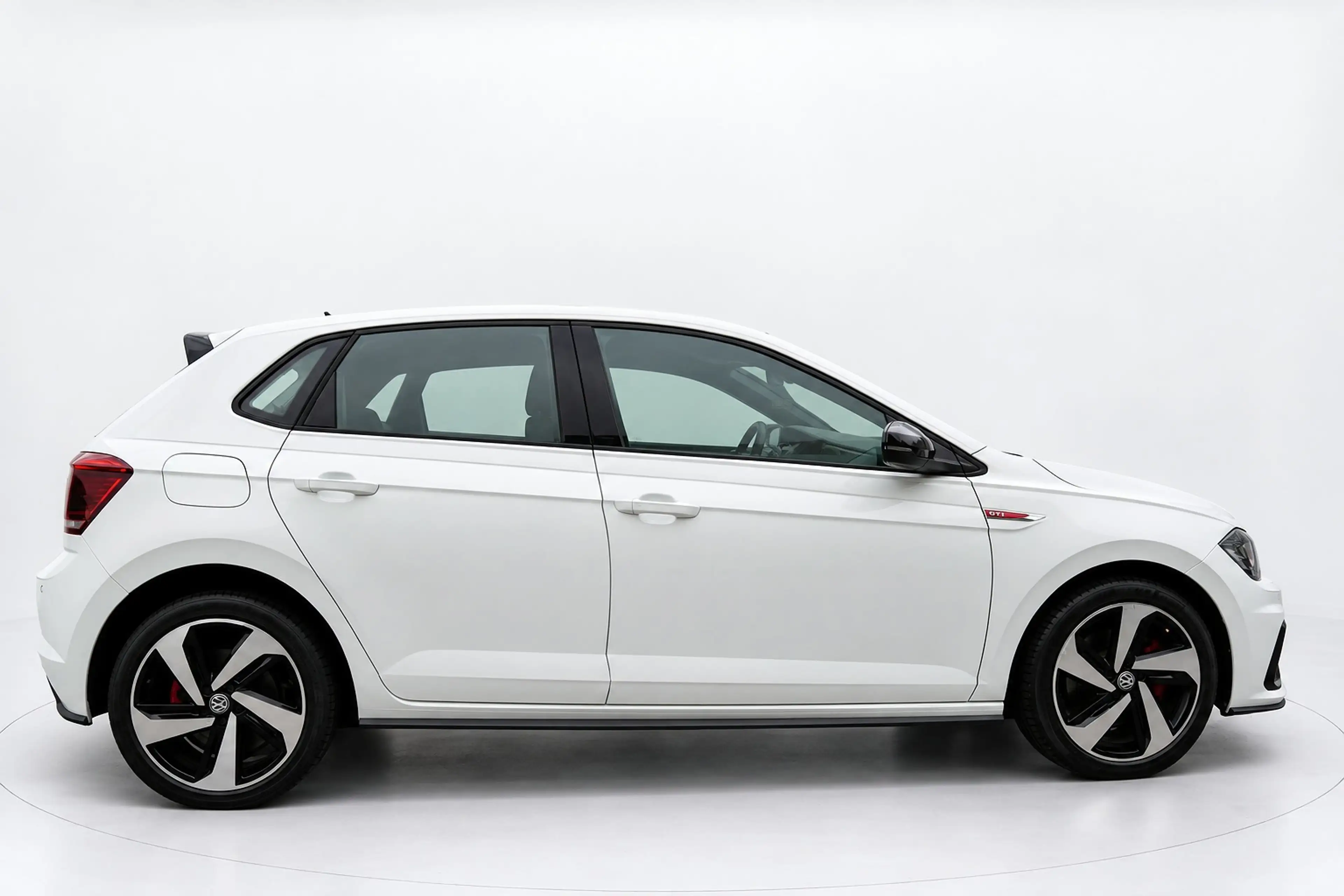 Volkswagen Polo GTI 2.0 TSI VIRTUAL KEYLESS BEATS CAMERA — photo 10