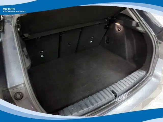 BMW 1 Series view 8