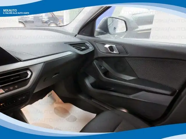 BMW 1 Series view 12