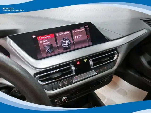 BMW 1 Series view 5