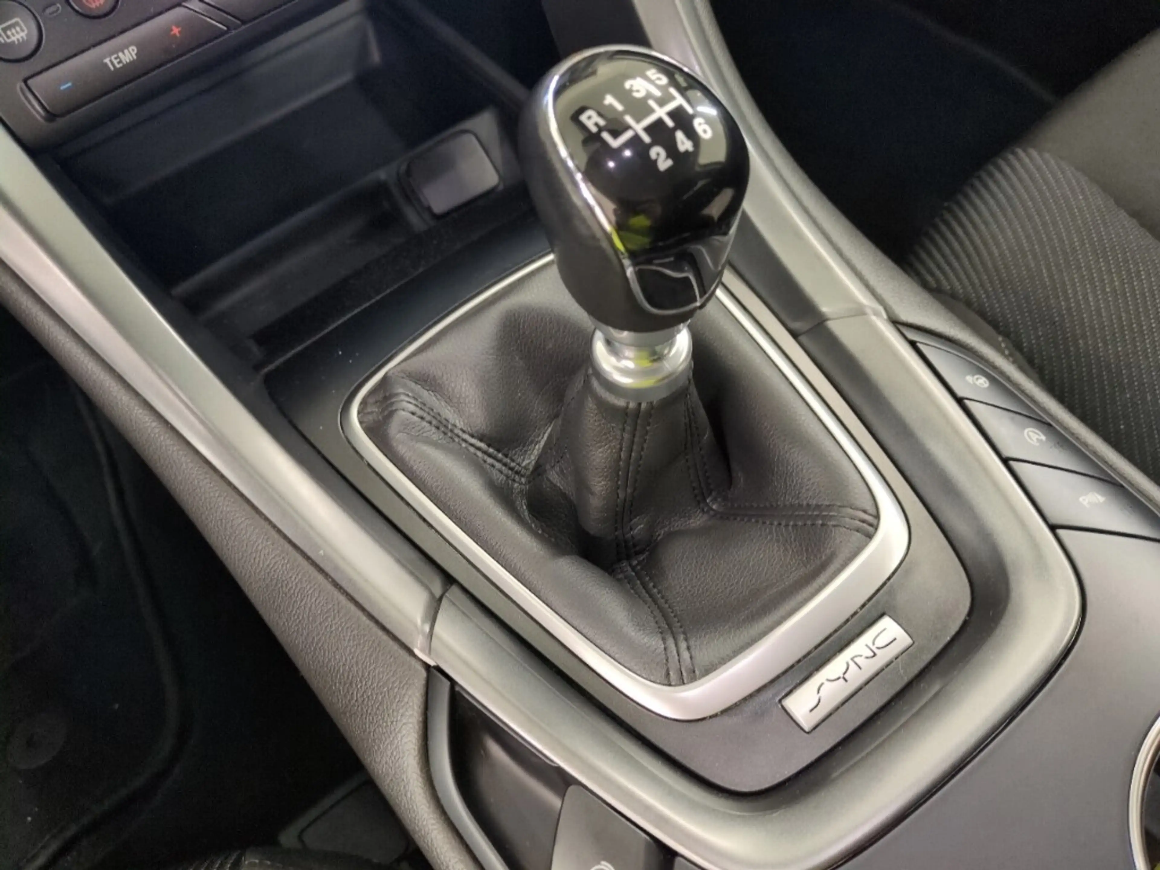 Ford Mondeo Wagon 1.5 Titanium — photo 15