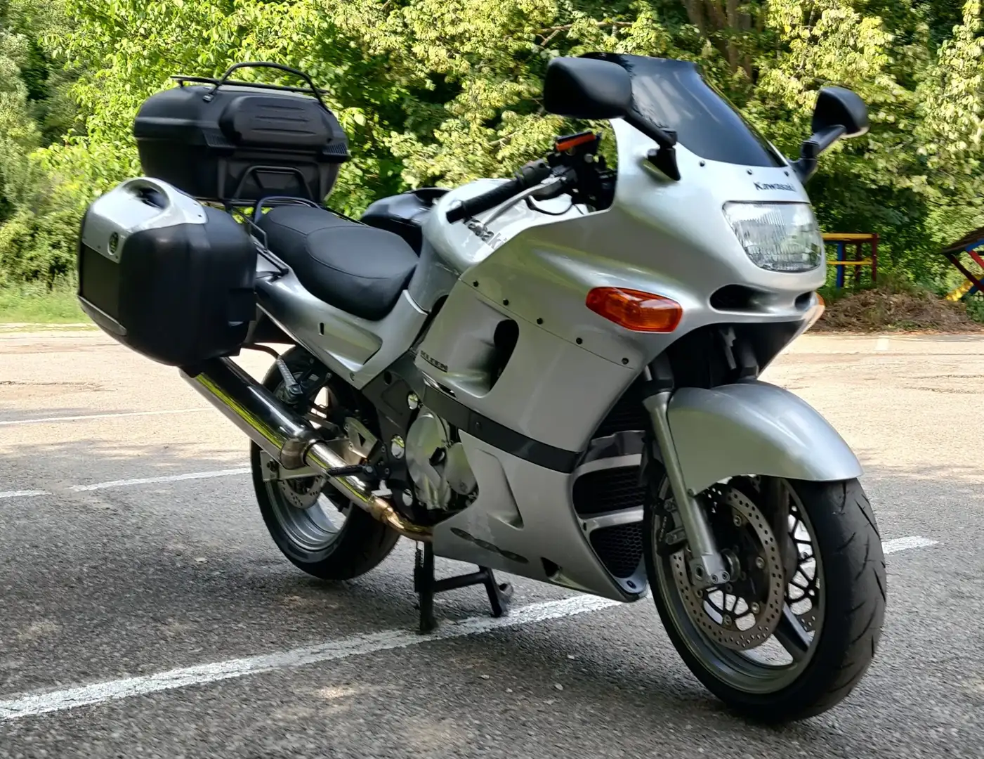 Kawasaki ZZR 600 Silber - 2