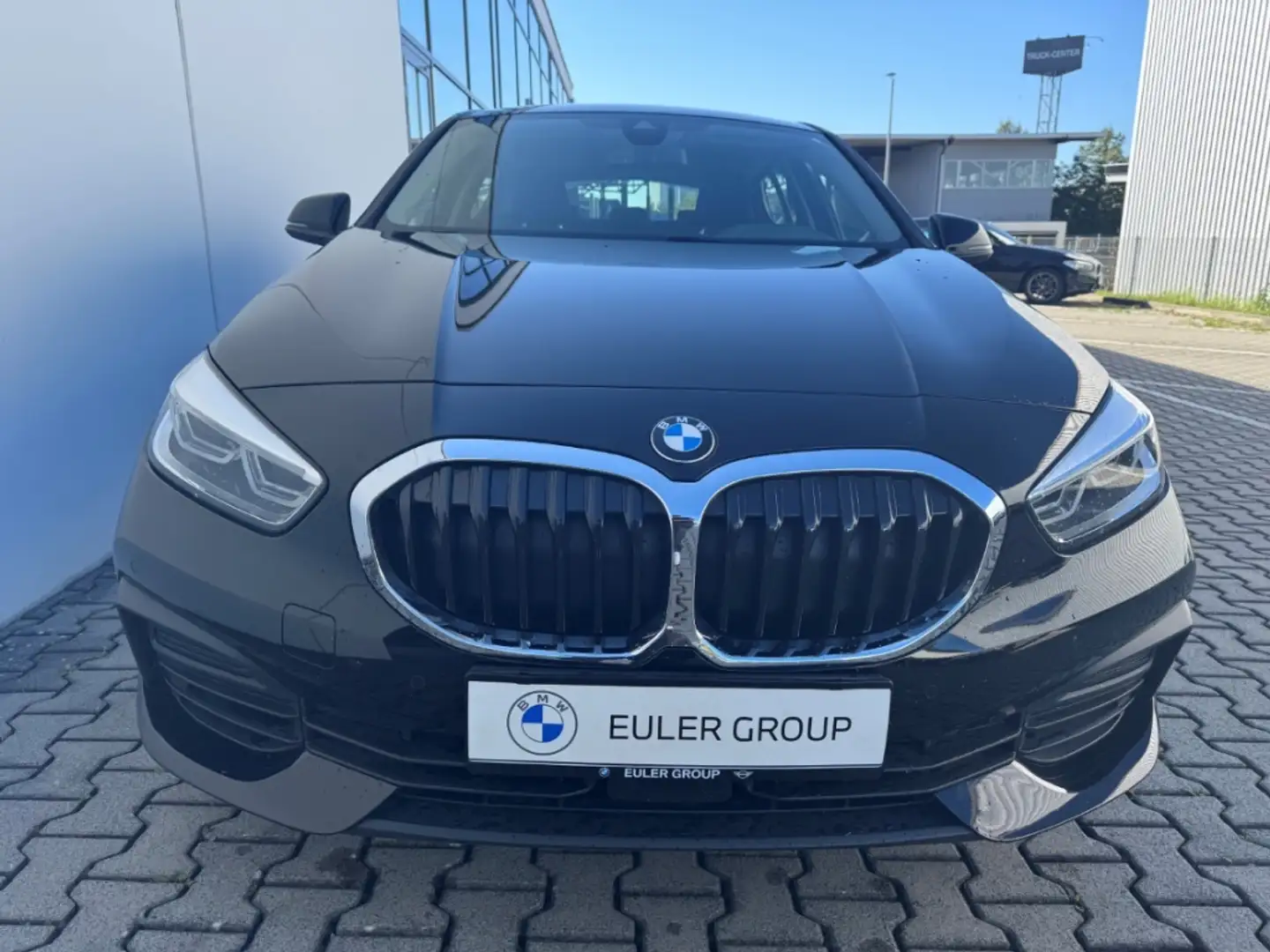 BMW 118 iA LMR SHZ LED Parkass LCProf DAB ActiveG+ Schwarz - 2