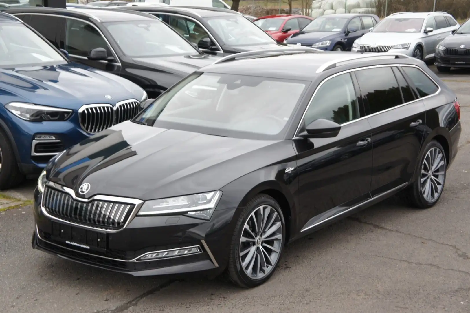 Skoda Superb L&K iV*AHK*ACC*LEDER*19Z*VIRTUAL*WIPA* Schwarz - 1
