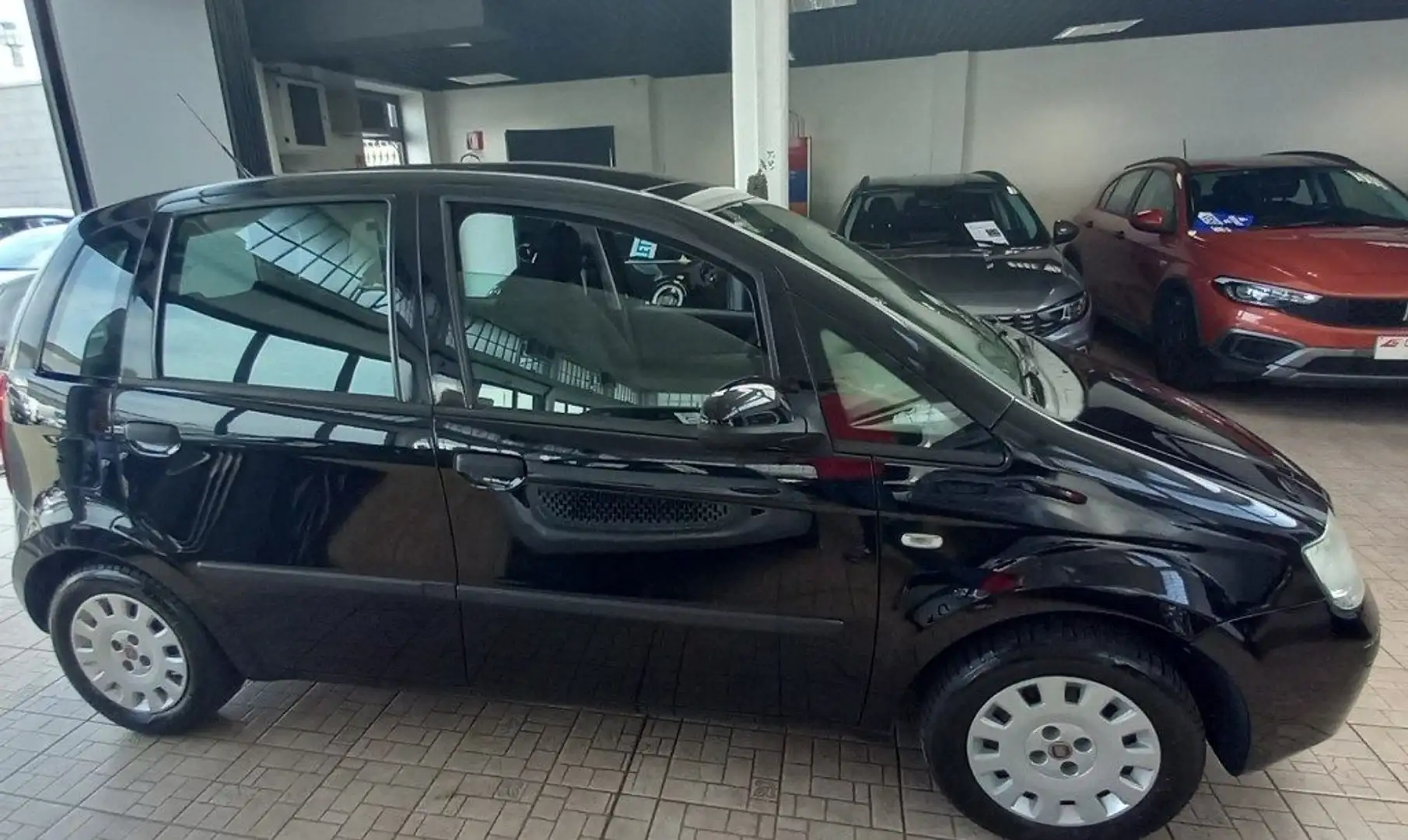 Fiat Idea 1.4 16V S&S Active Fekete - 2