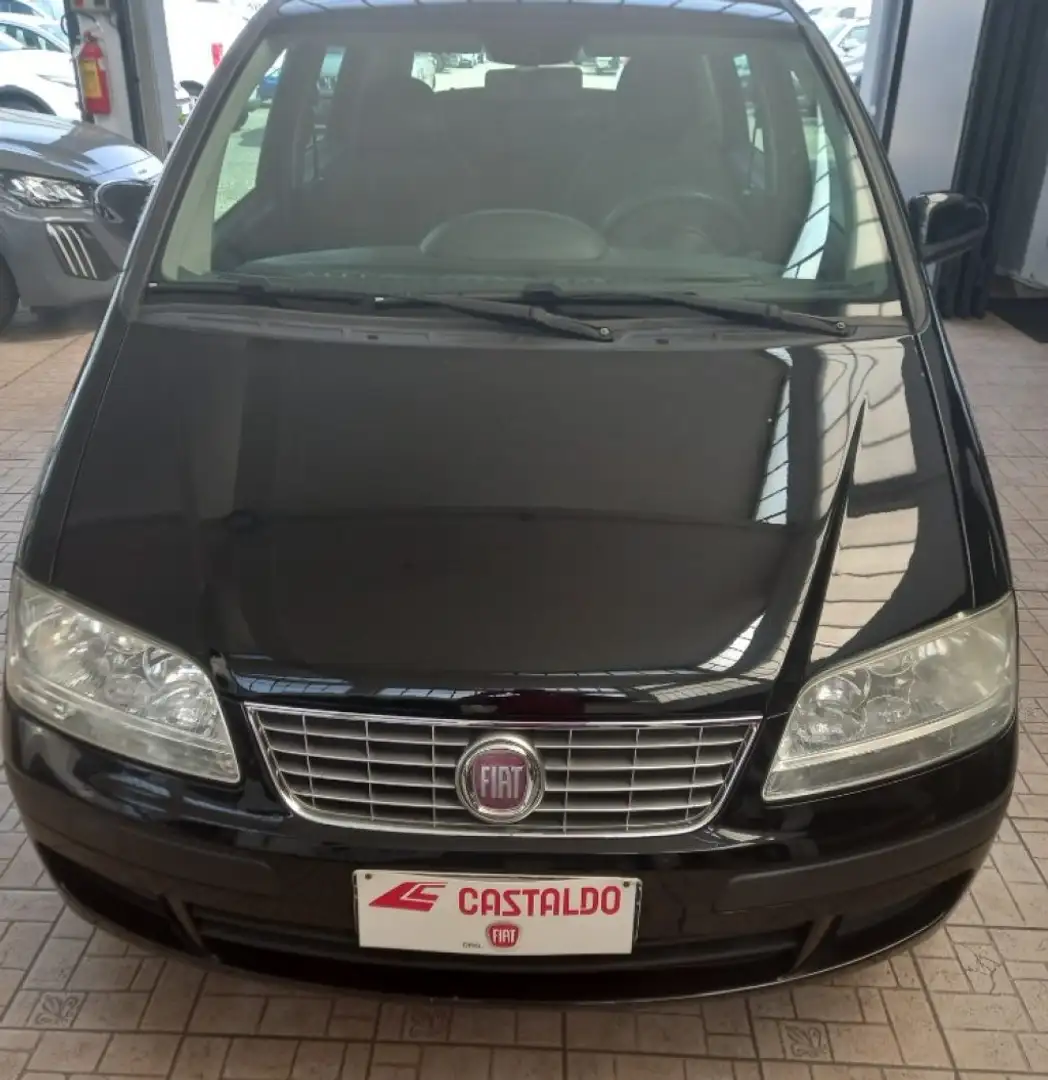 Fiat Idea 1.4 16V S&S Active Fekete - 1