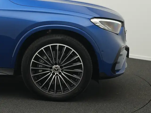 Mercedes-Benz GLC view 8