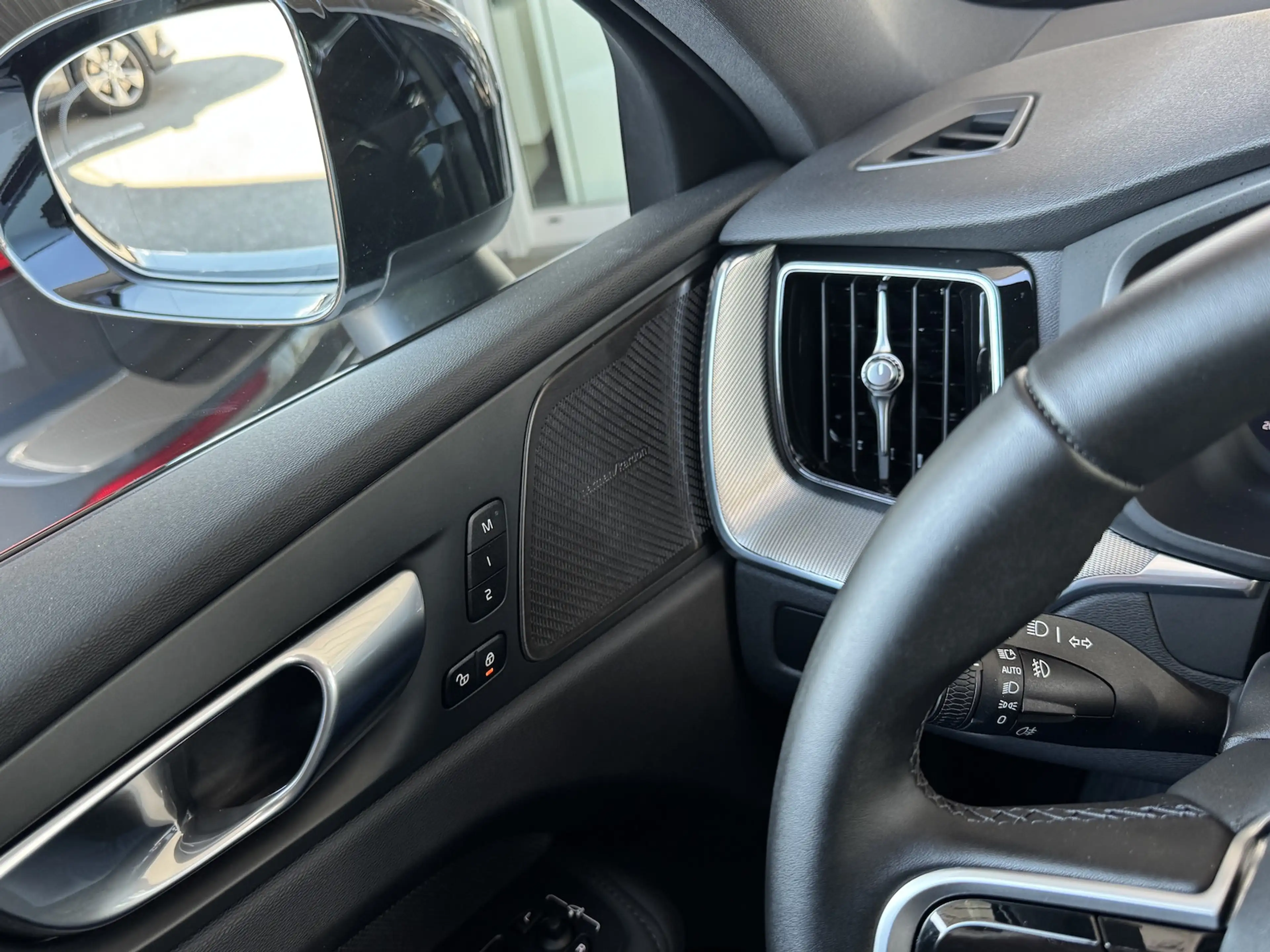 Volvo XC60 B5*AWD*Plus*Black Edition*NP 64.250*360° — photo 13