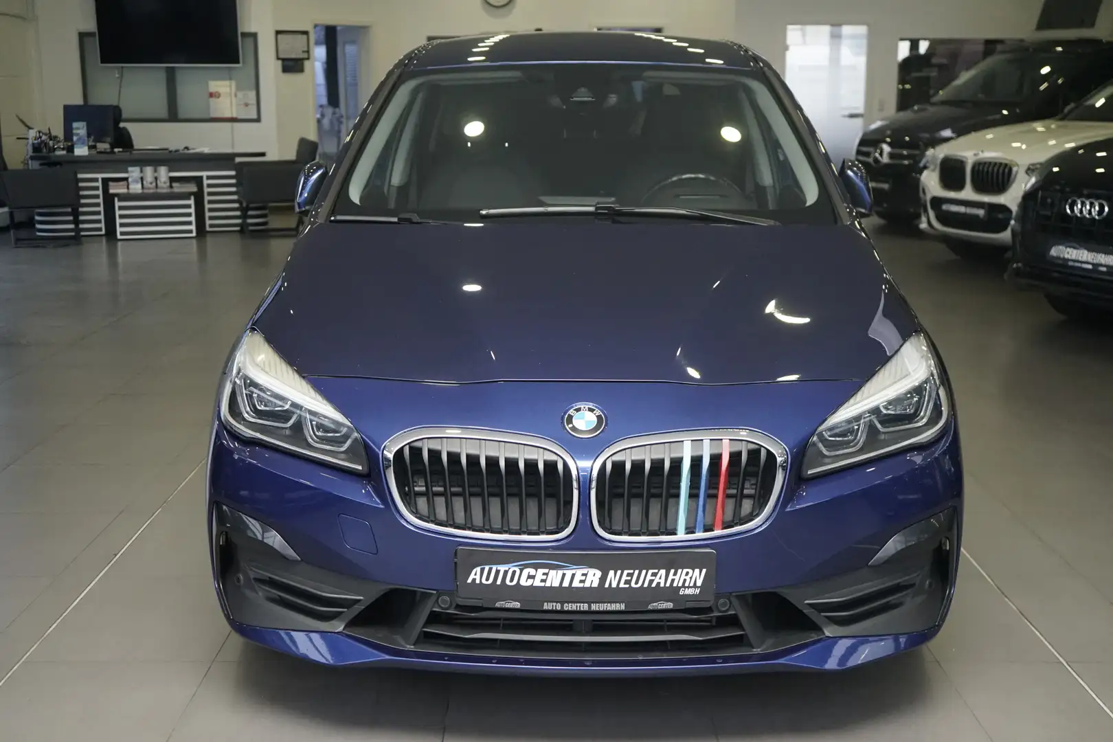 BMW 220 NAVI+PDC+HEAD UP+AMBIENTE+SITZHEIZUNG+7 SITZE Blau - 2