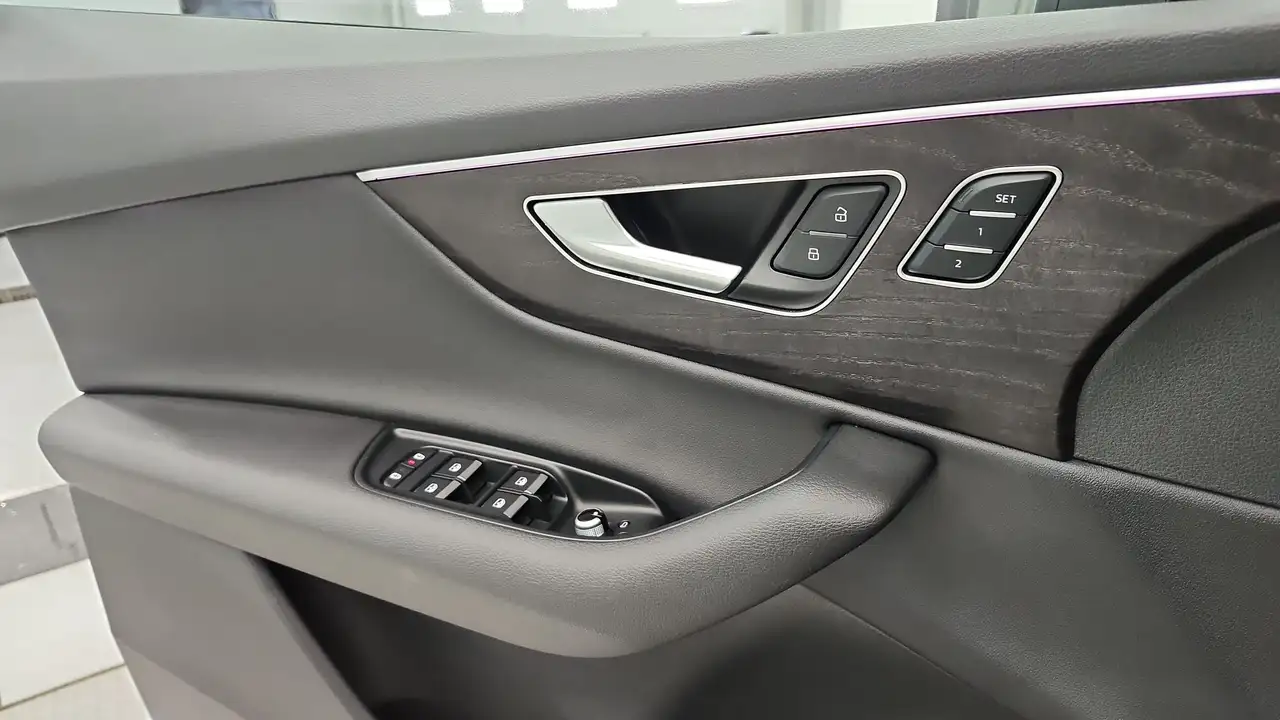 Audi Q7 снимка Audi Q7