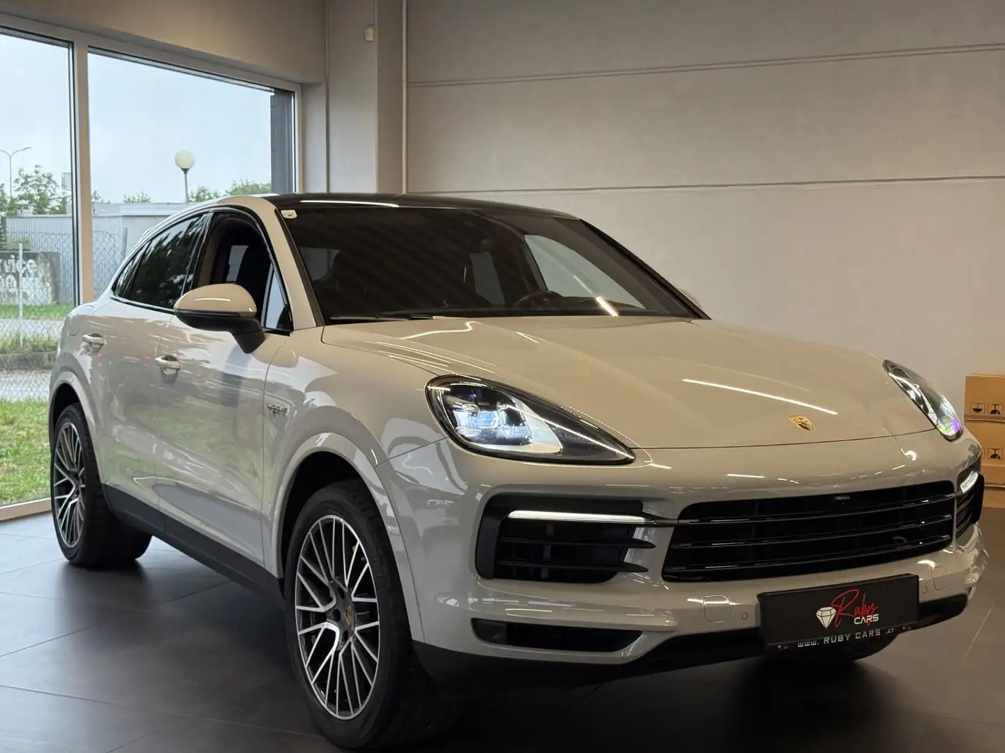 Porsche Cayenne Coupe E-Hybrid  Kreide  Sport *Neuwagen Zustand*M Gris - 1