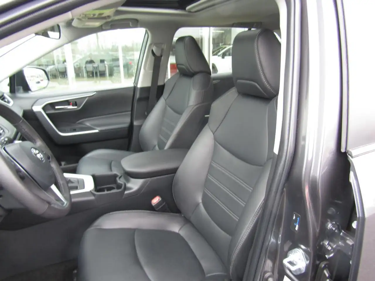 Toyota RAV 4 снимка Toyota RAV 4