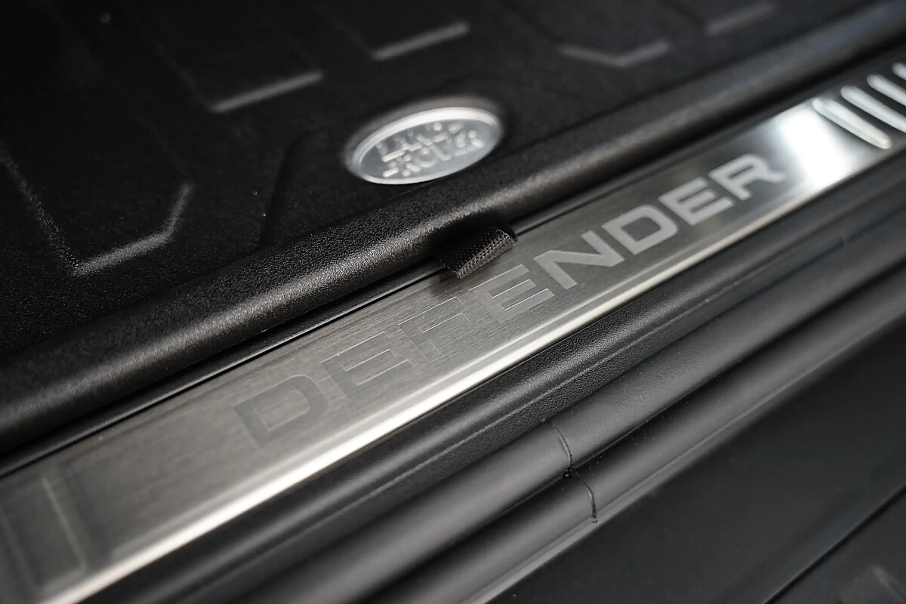 Land Rover Defender 110 OCTA Black P635 AWD Aut. — photo 21