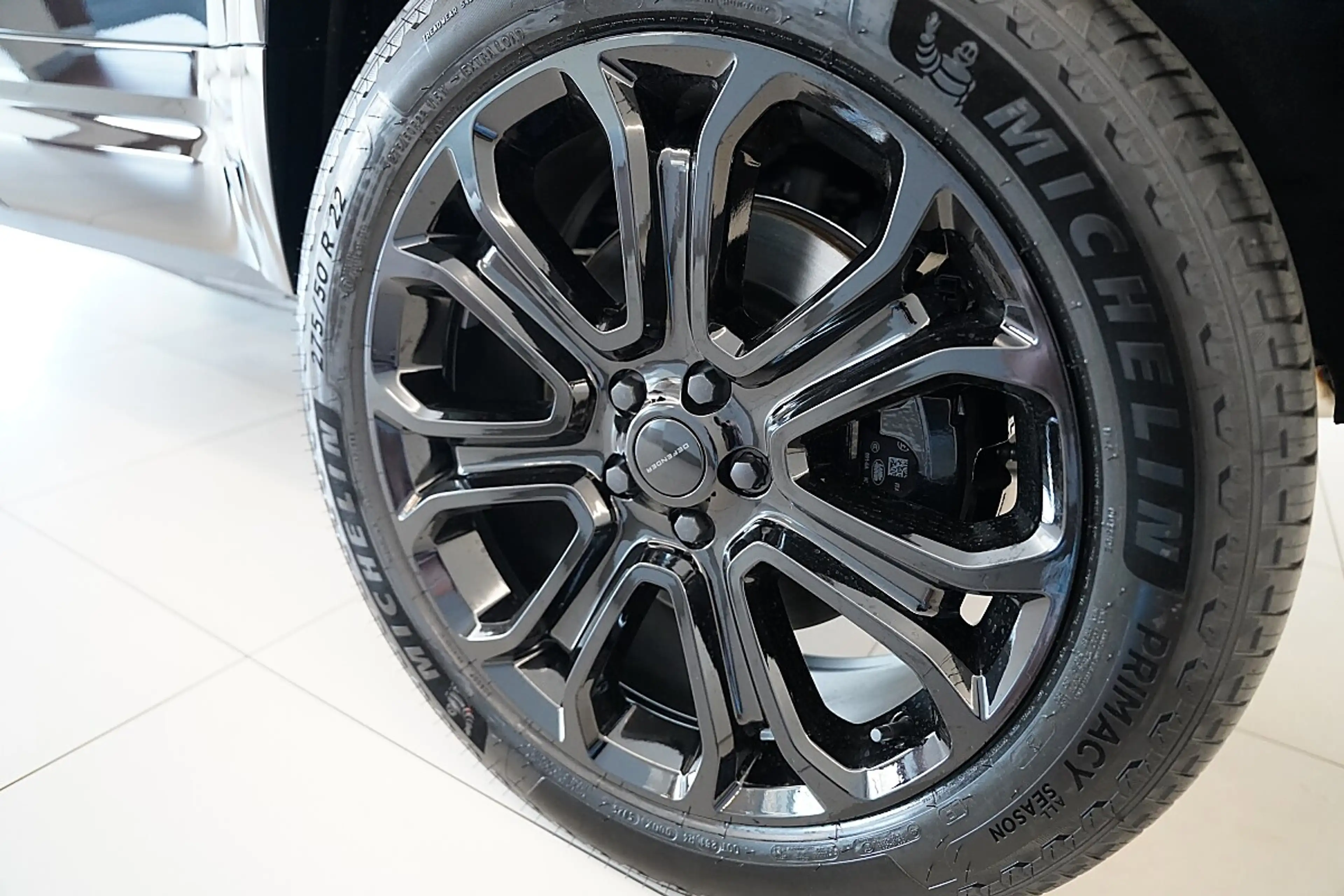 Land Rover Defender 110 OCTA Black P635 AWD Aut. — photo 24
