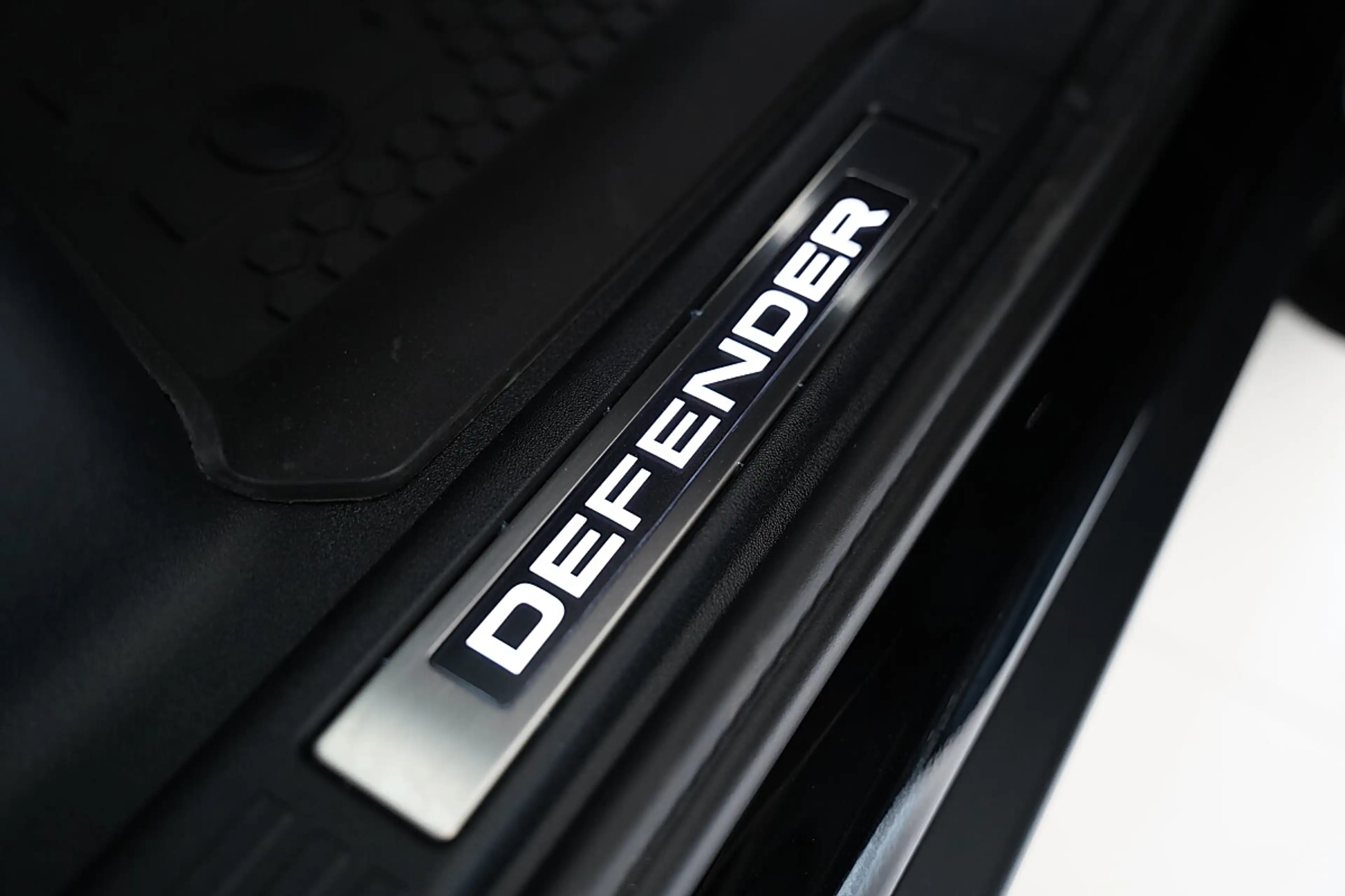 Land Rover Defender 110 OCTA Black P635 AWD Aut. — photo 6
