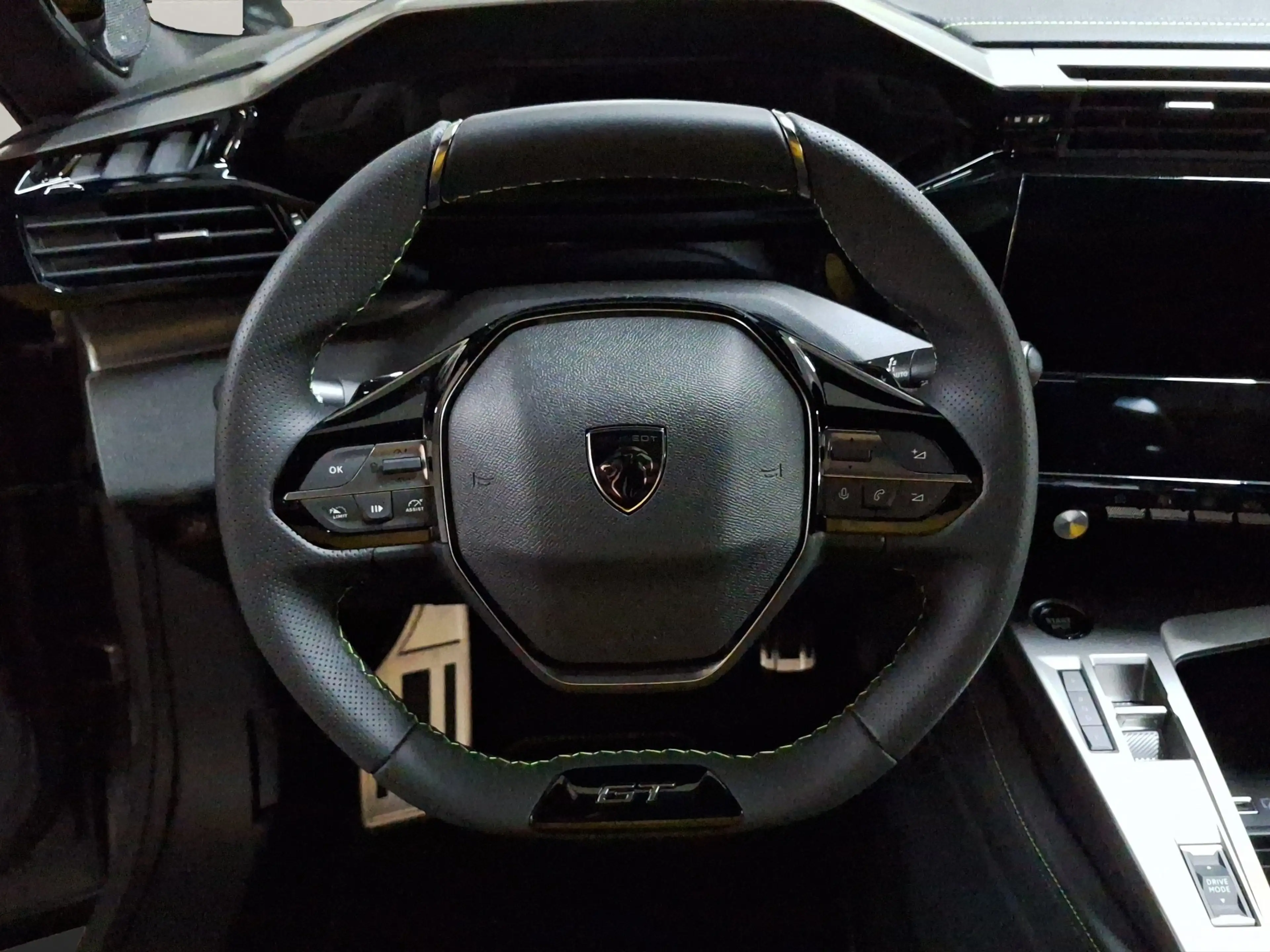 Peugeot 408 225 GT Exclusive Plug-in ACC+Alcantara — photo 9