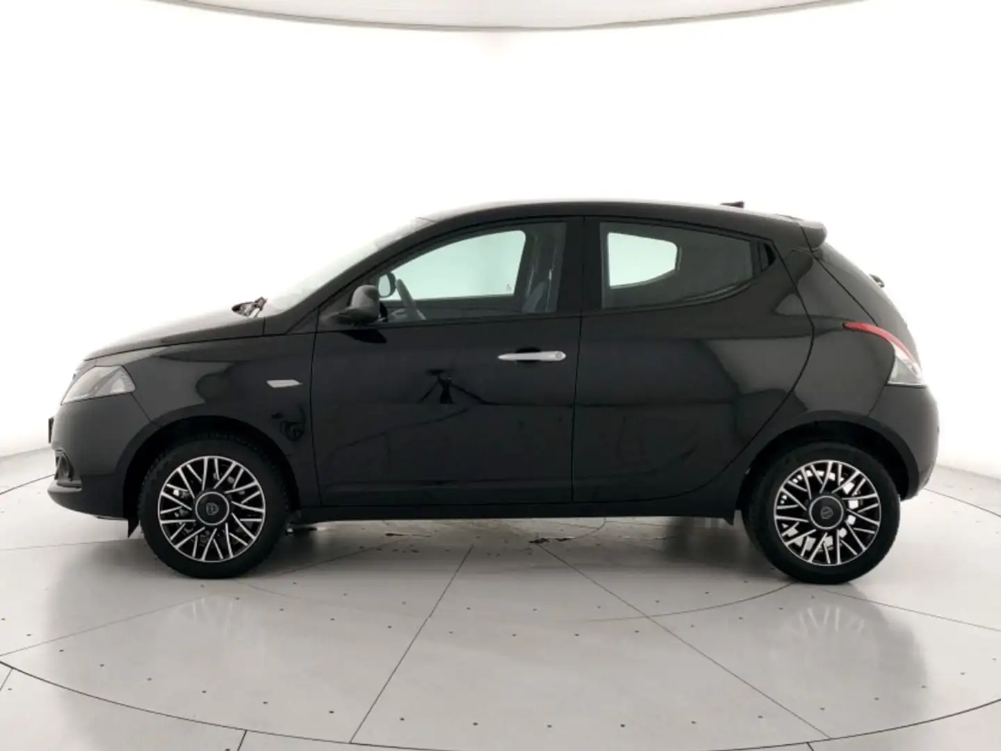 Lancia Ypsilon 1.0 firefly hybrid Platino s&s 70cv Nero - 2