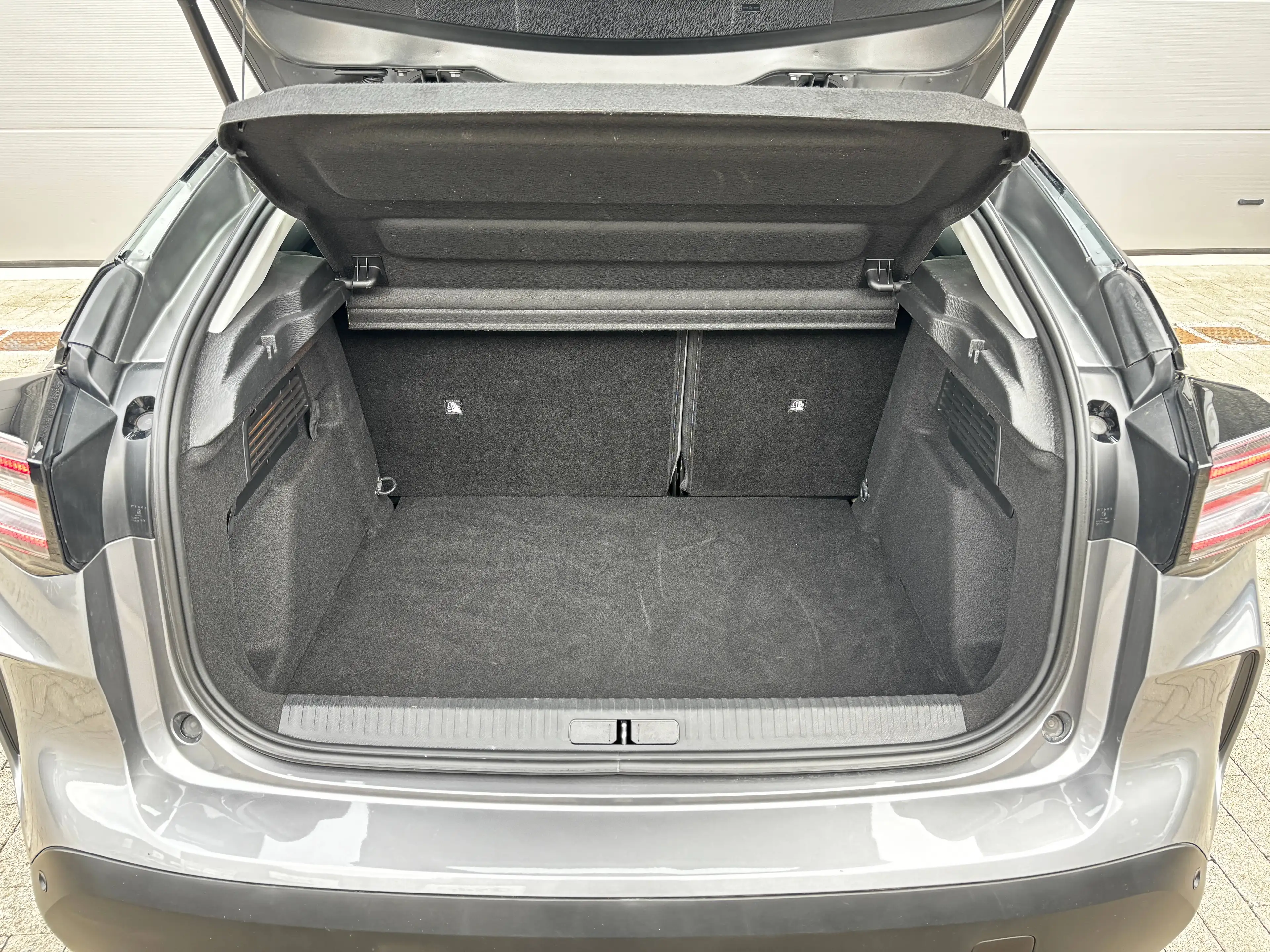 Citroen C4 Hybrid 145 e-DCS6 Plus 106 CO2 * CAMERA / CRUISE / DRAADLOZE APPLE CARPLAY & ANDROID AUTO / NAVI / LANE * — photo 11