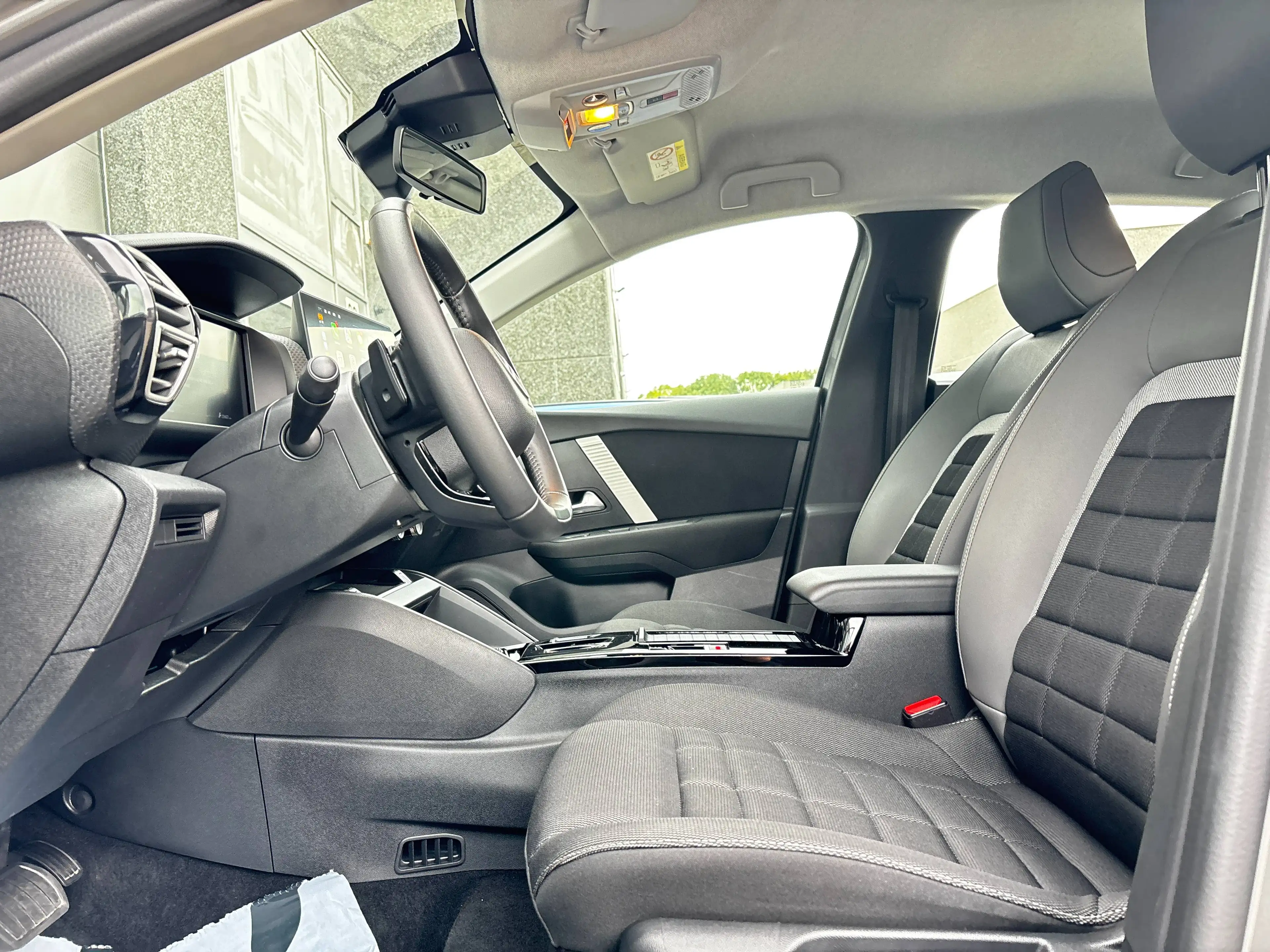 Citroen C4 Hybrid 145 e-DCS6 Plus 106 CO2 * CAMERA / CRUISE / DRAADLOZE APPLE CARPLAY & ANDROID AUTO / NAVI / LANE * — photo 5
