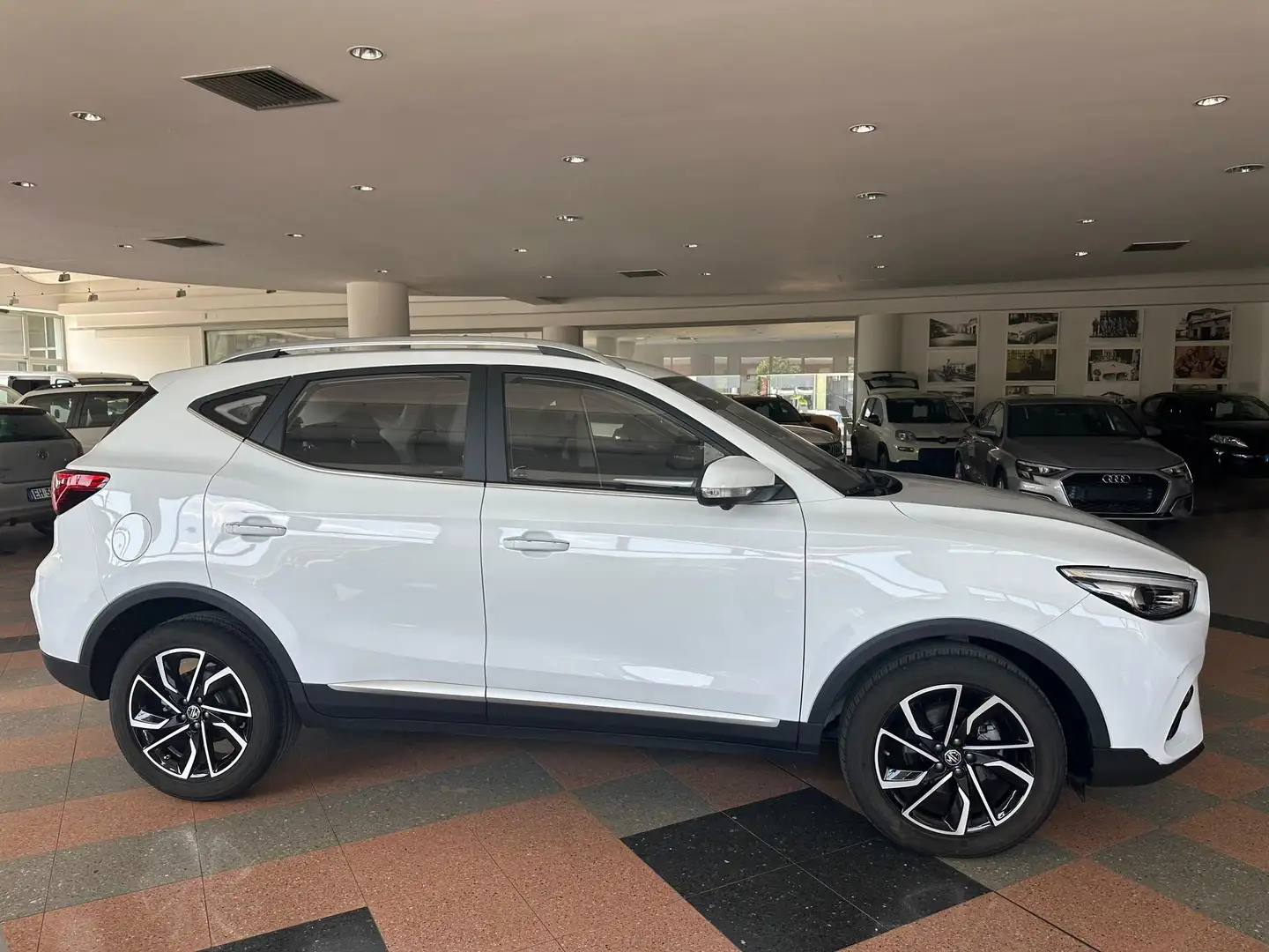 MG ZS 1.5 VTi-tech Luxury Bianco - 2