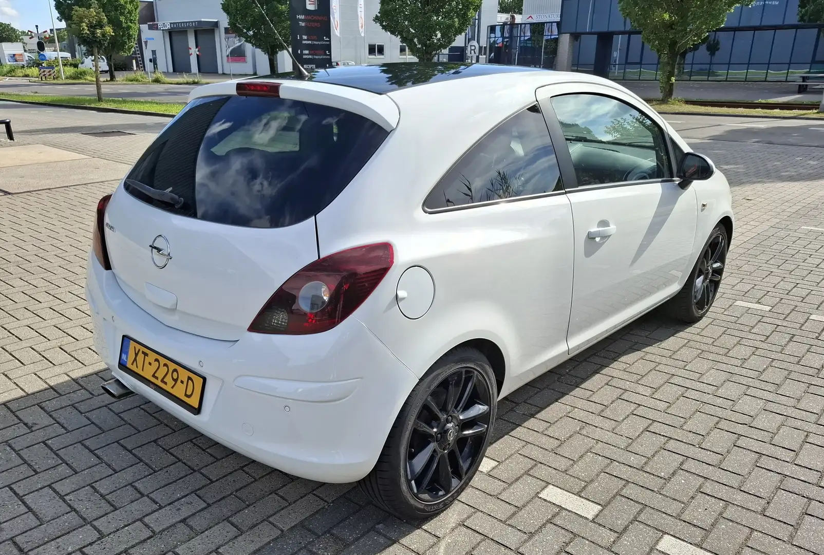 Opel Corsa Corsa 1.4-16V 111 Edition Wit - 2