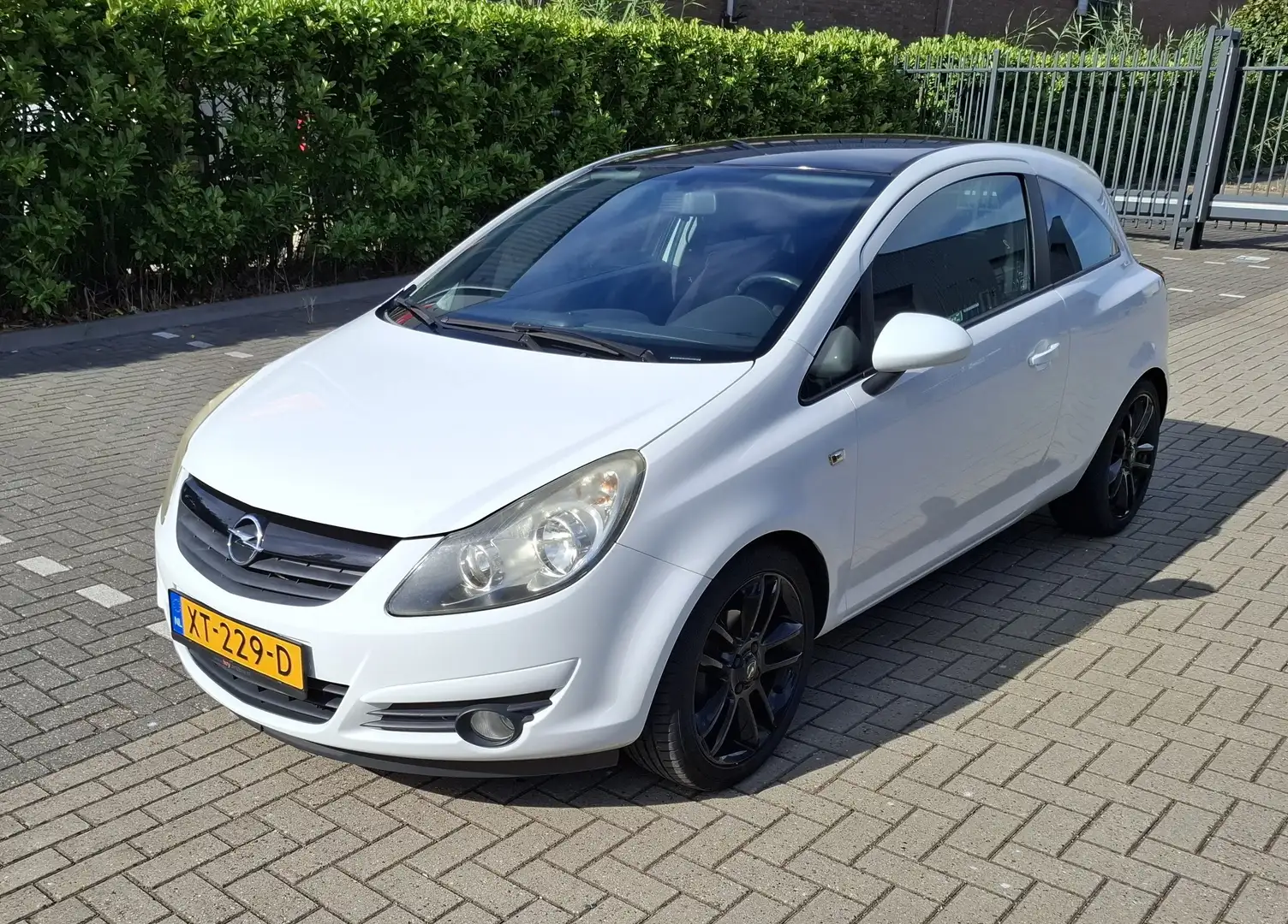 Opel Corsa Corsa 1.4-16V 111 Edition Wit - 1