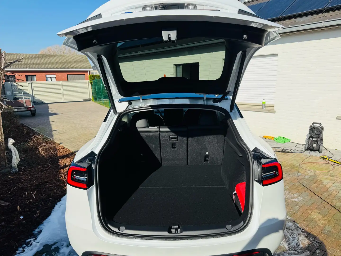 Tesla Model Y RWD - 2