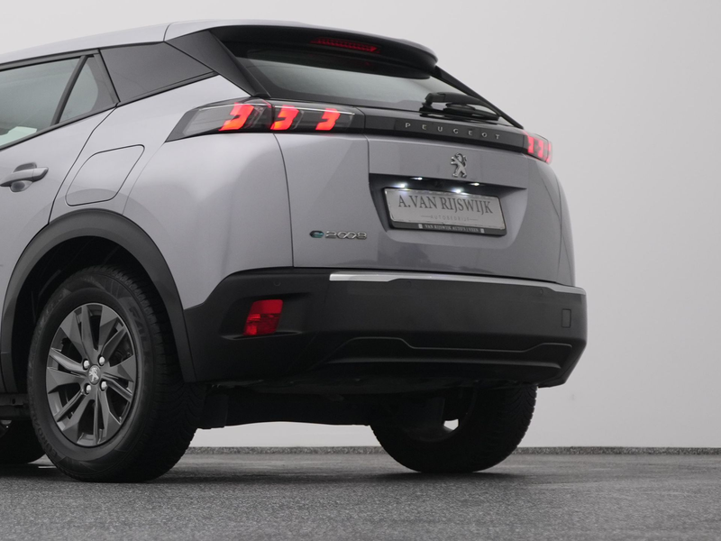 Peugeot e-2008 EV Active 50 kWh | CAMERA | CARPLAY — photo 23