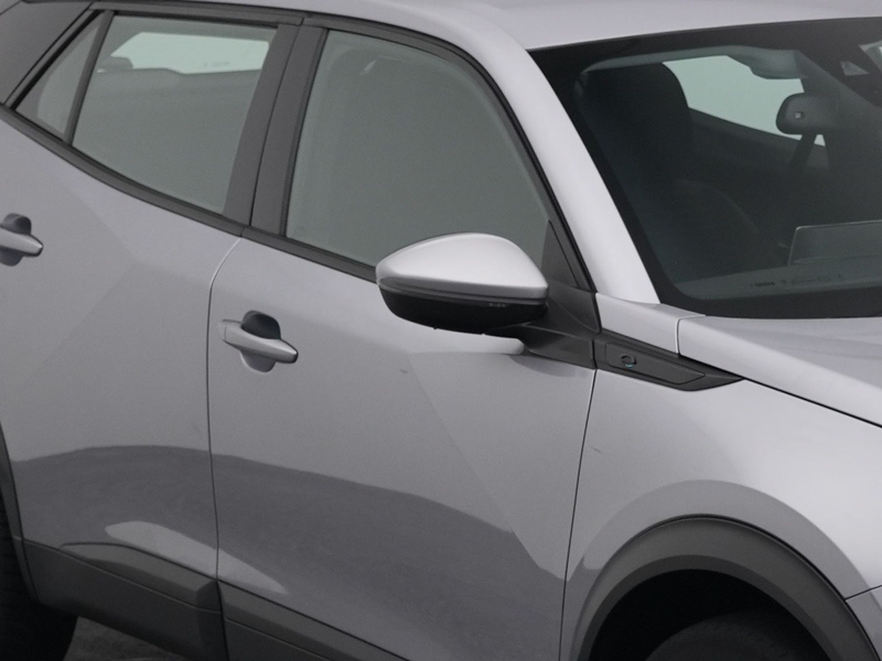 Peugeot e-2008 EV Active 50 kWh | CAMERA | CARPLAY — photo 24