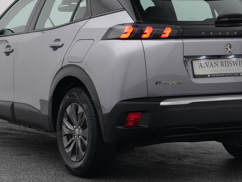 Peugeot e-2008 EV Active 50 kWh | CAMERA | CARPLAY — photo 19