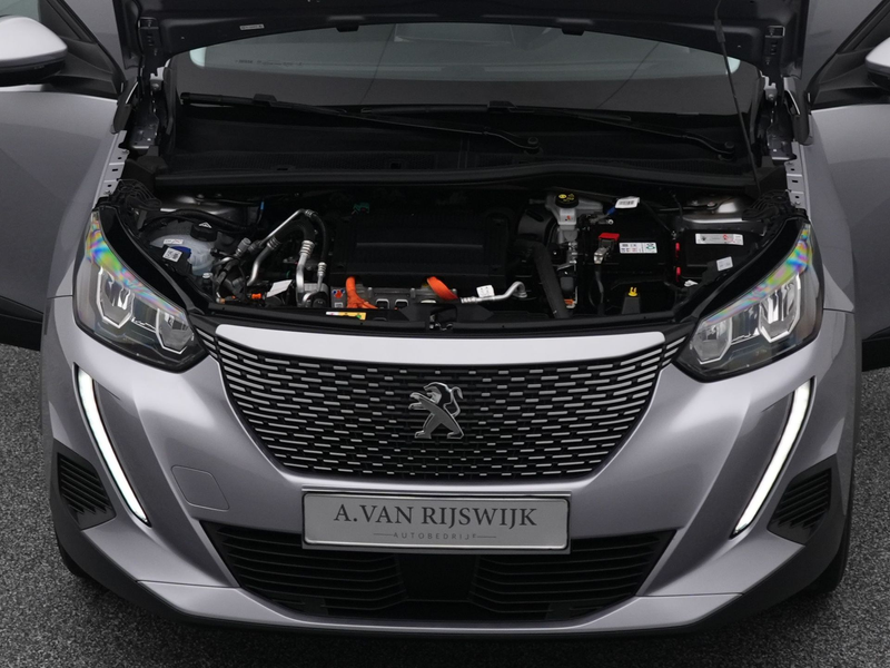 Peugeot e-2008 EV Active 50 kWh | CAMERA | CARPLAY — photo 32