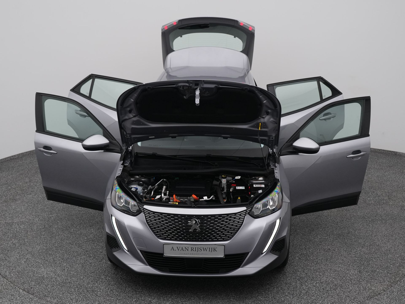 Peugeot e-2008 EV Active 50 kWh | CAMERA | CARPLAY — photo 28