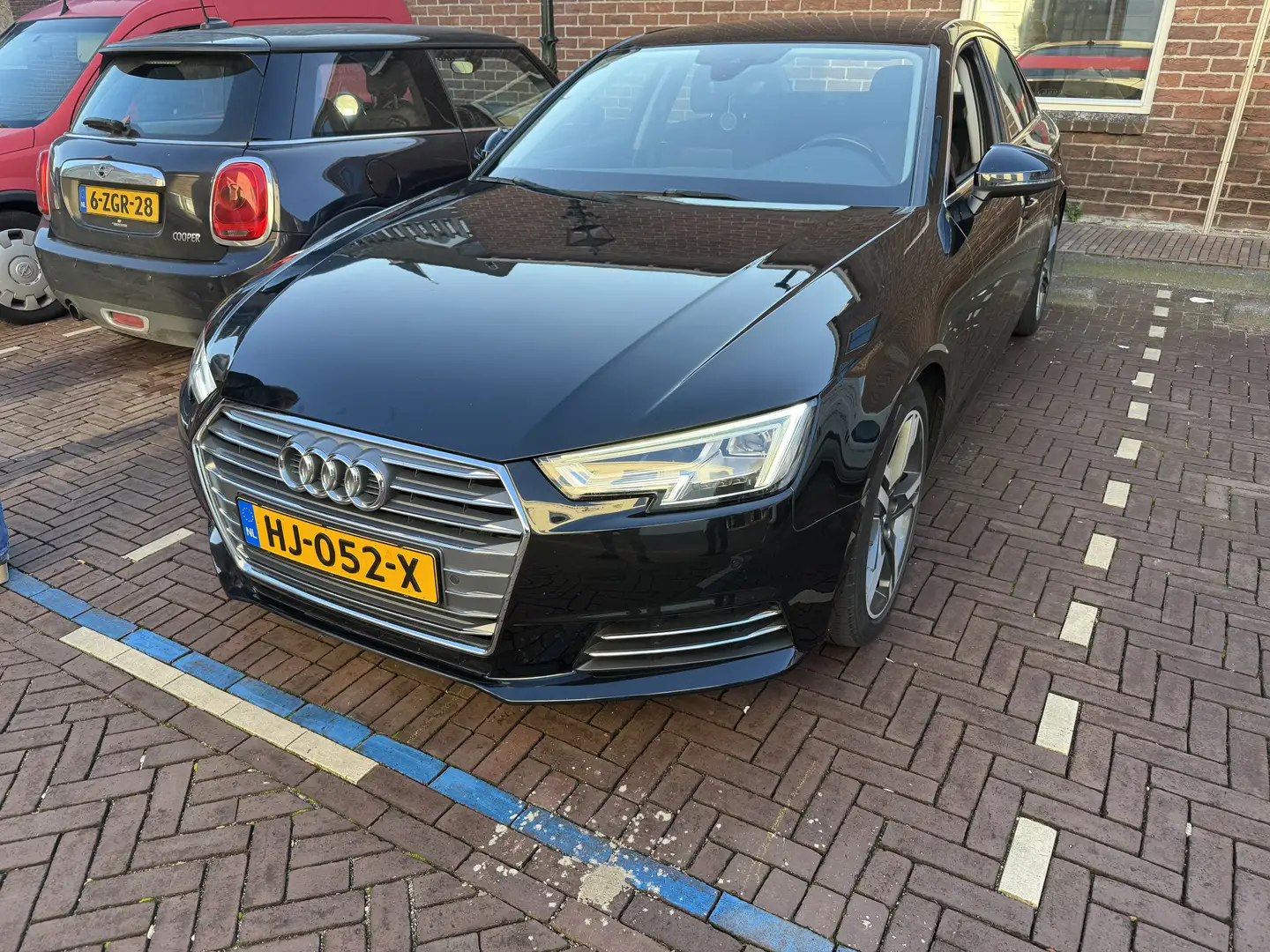 Audi A4 2.0 TFSI Sport Pro L Zwart - 1