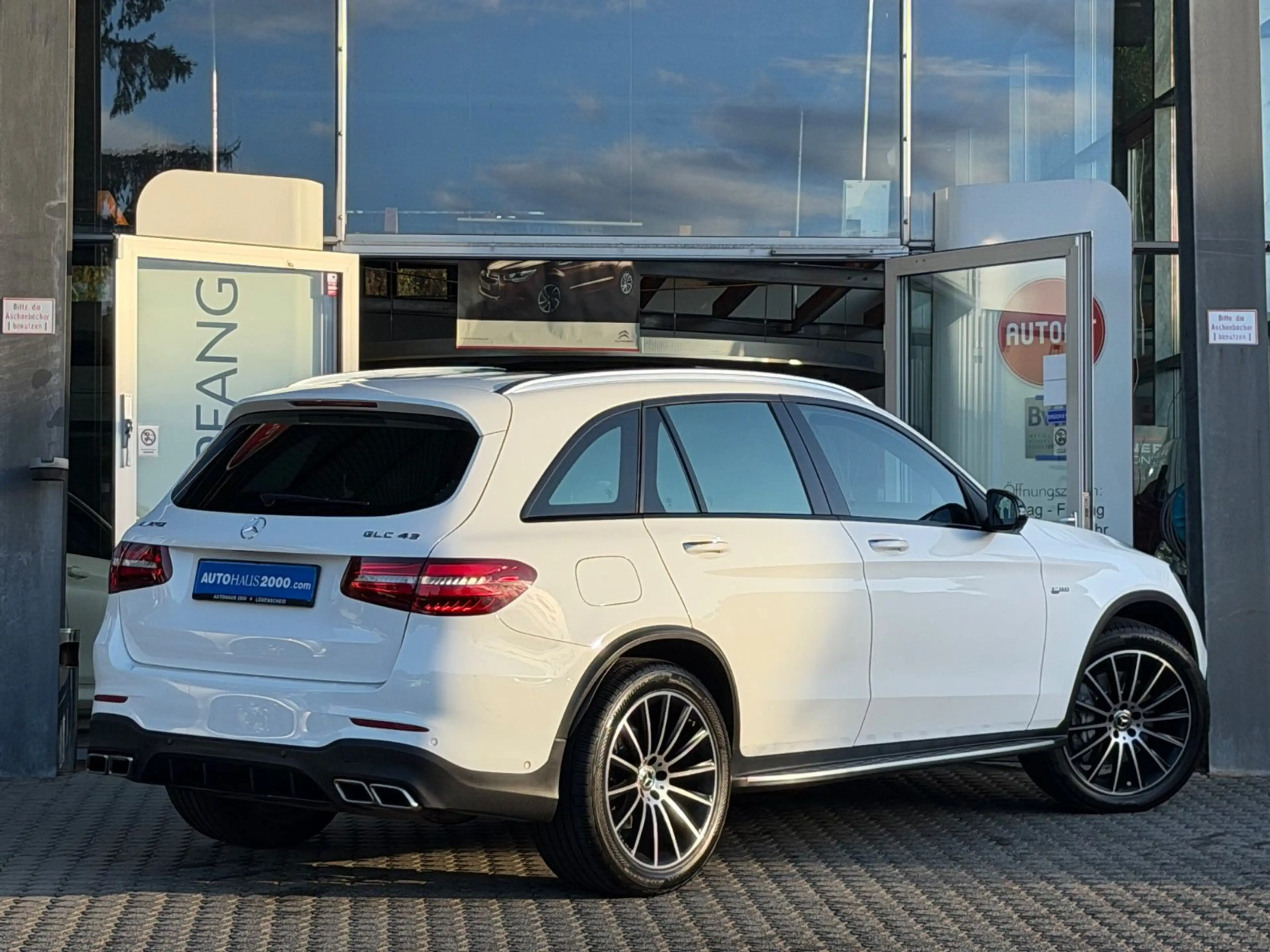 Mercedes-Benz GLC 43 AMG 4Matic/PANO/HUD/NIGHT/BURMESTER/LUFTF — photo 7