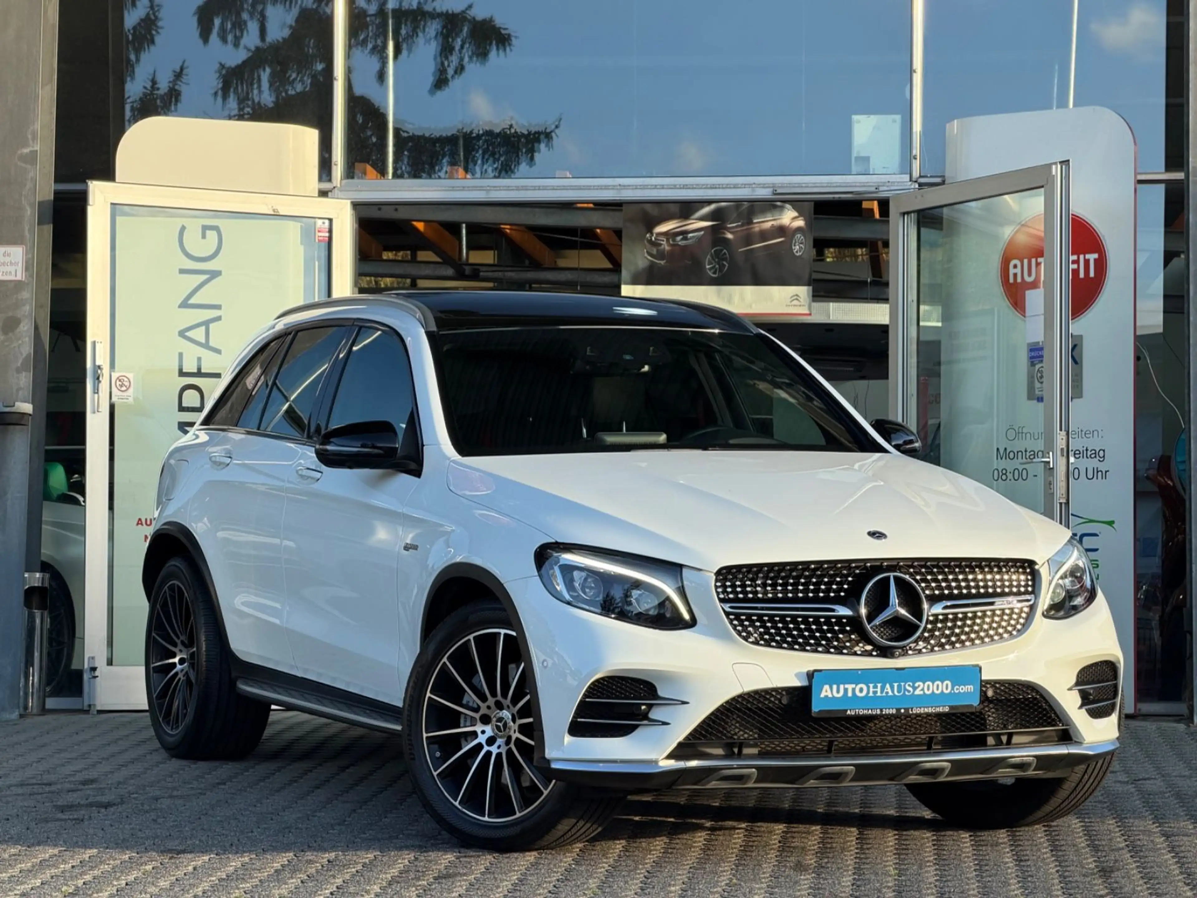 Mercedes-Benz GLC 43 AMG 4Matic/PANO/HUD/NIGHT/BURMESTER/LUFTF — photo 4
