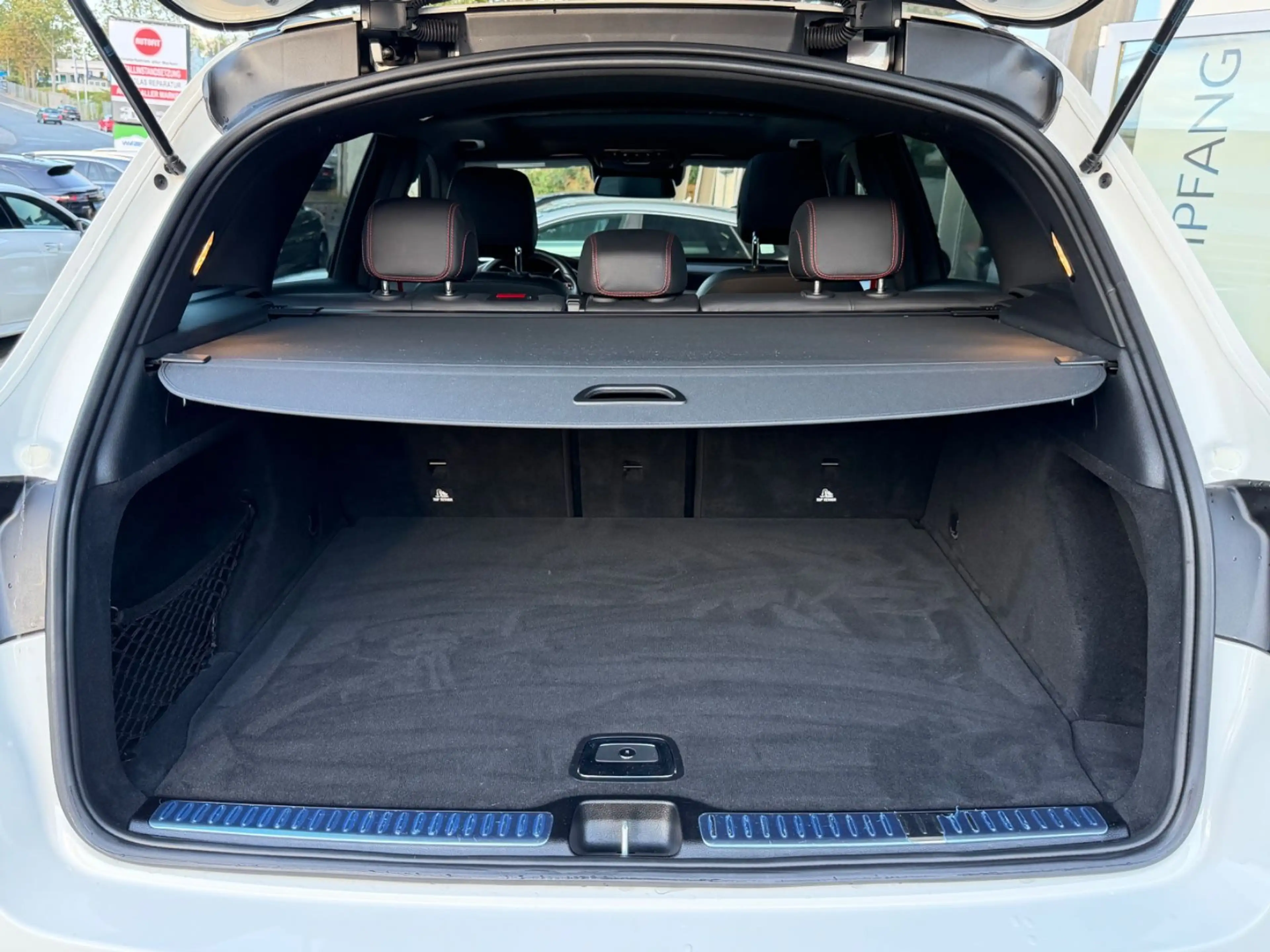 Mercedes-Benz GLC 43 AMG 4Matic/PANO/HUD/NIGHT/BURMESTER/LUFTF — photo 14