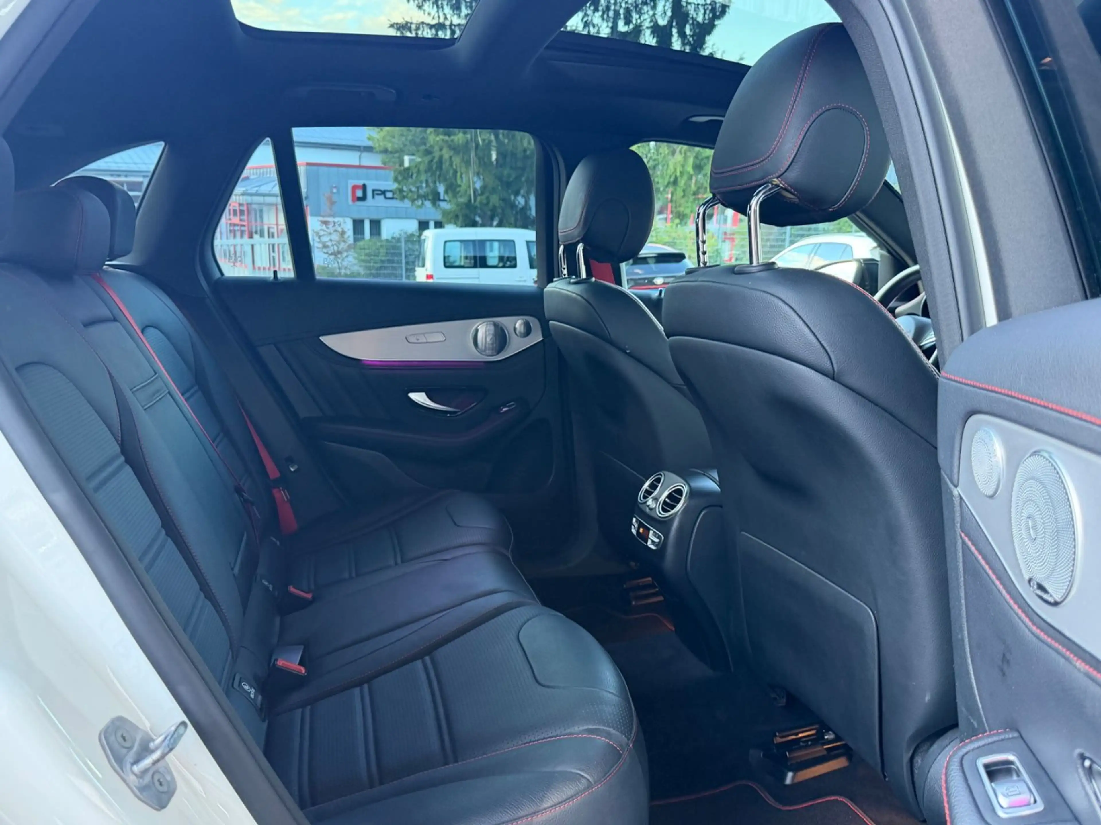 Mercedes-Benz GLC 43 AMG 4Matic/PANO/HUD/NIGHT/BURMESTER/LUFTF — photo 13