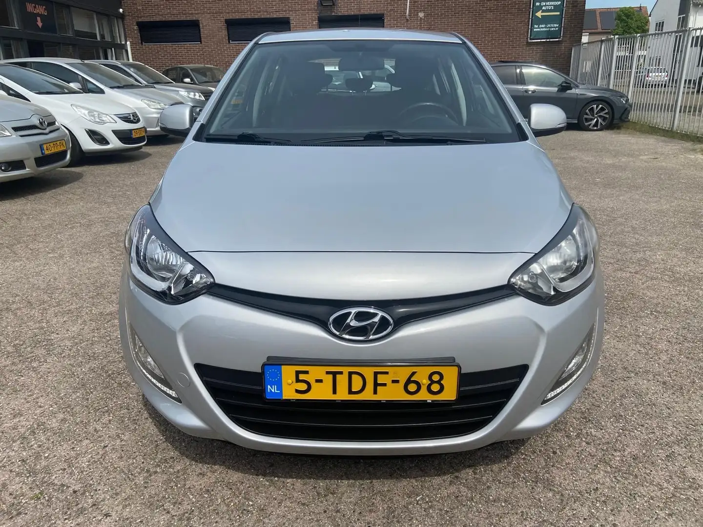 Hyundai i20 1.2i i-Deal 93.681 Kilometer n.a.p - Airco - Navig Grigio - 2