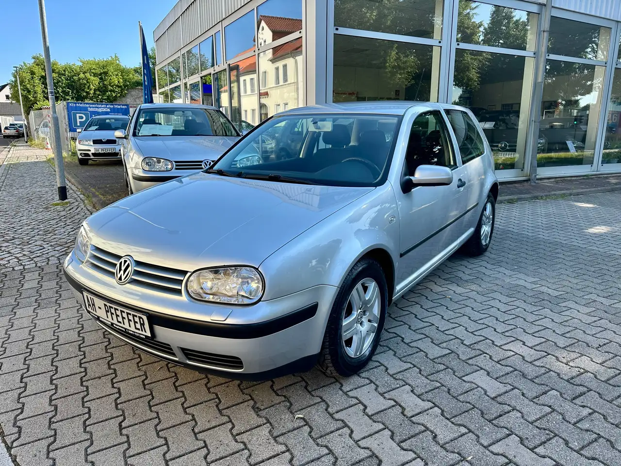 Volkswagen Golf Golf IV 1.4 Special *Zahnriemen+WaPu NEU*KLIMA*SHZ* — photo 1 of 15