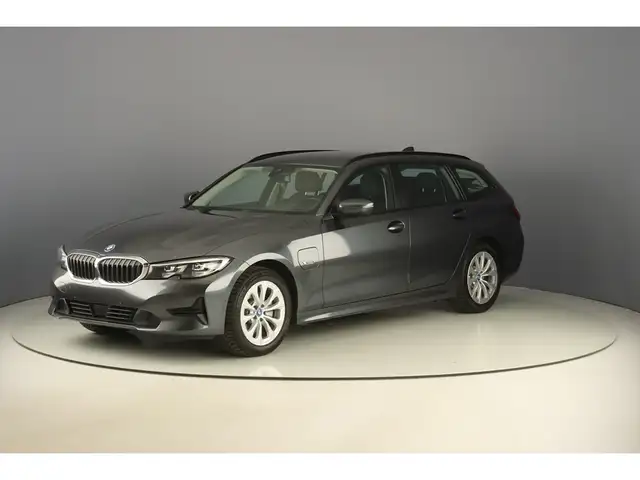 BMW 320 e Touring 204pk Pack Drive Assist
