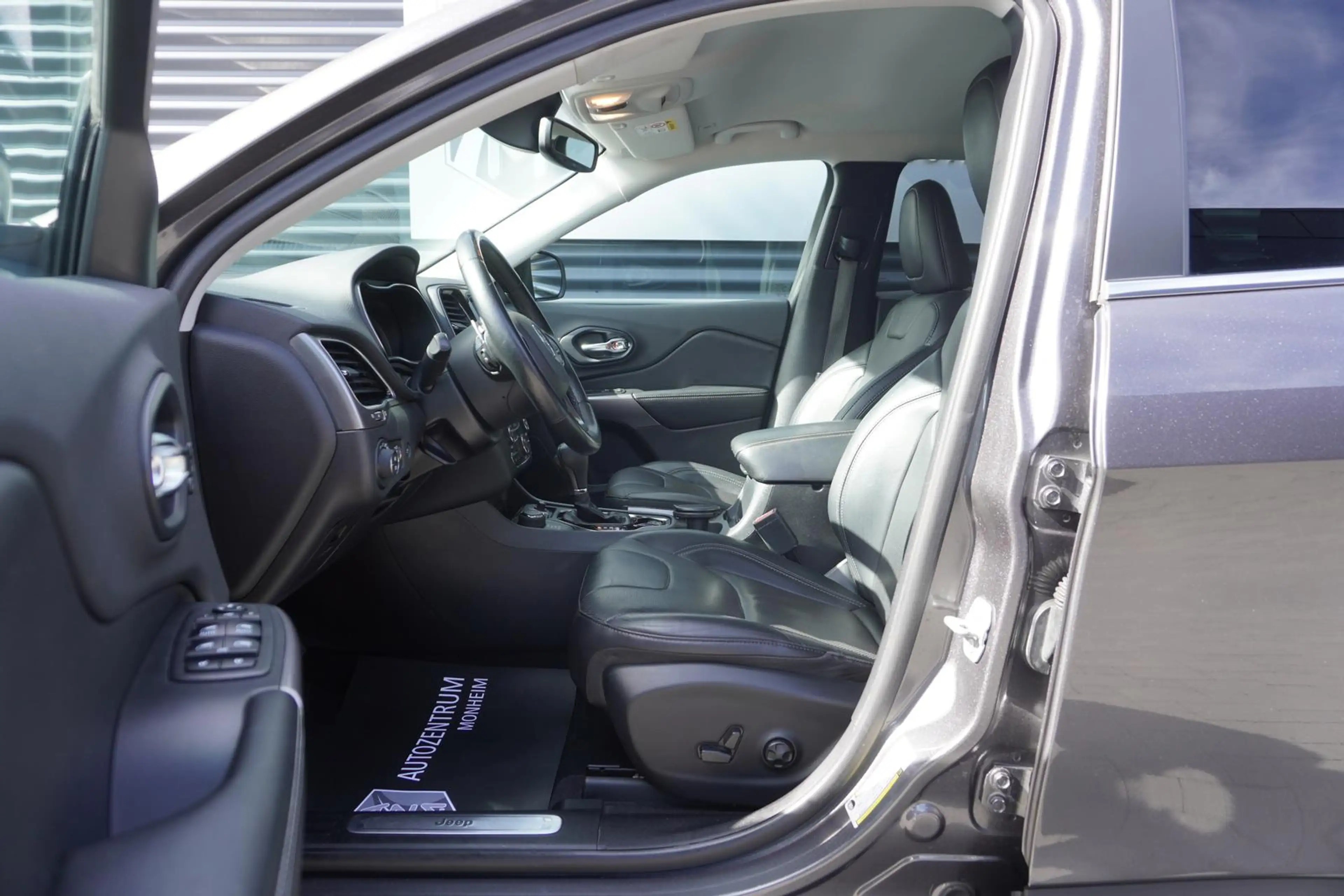Jeep Cherokee 2.2 M-JET|LIMITED|ALLRAD|KAMERA|ACC|DAB — photo 12