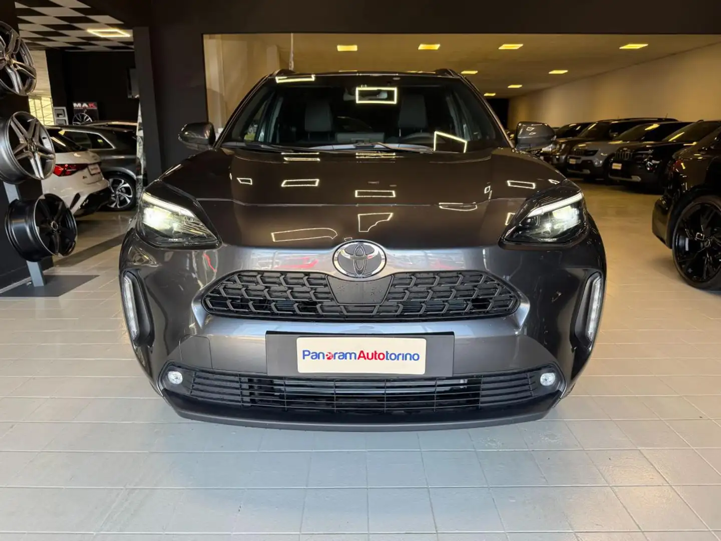 Toyota Yaris Cross 1.5 Hybrid 130 CV 5p. E-CVT Teamplayer Design Km0 Grigio - 2