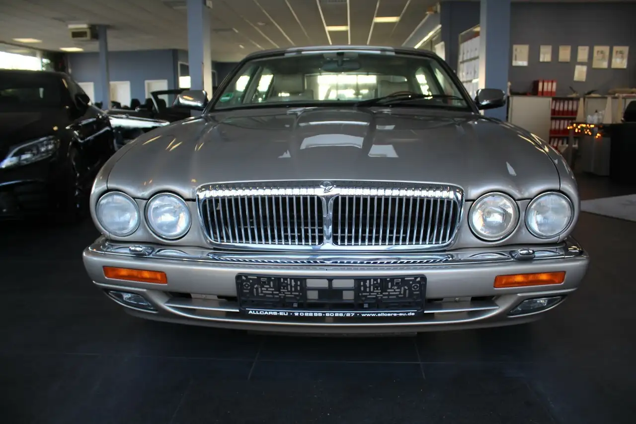 Jaguar XJ 4.0 Lang Automatik - Leder - Schiebedach -, foto 2