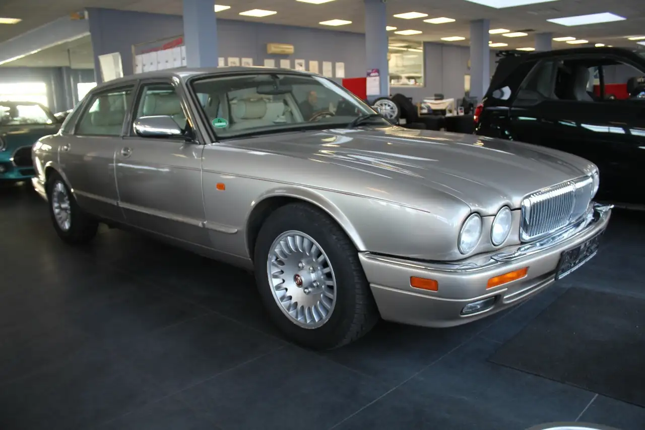 Jaguar XJ 4.0 Lang Automatik - Leder - Schiebedach -, foto 1