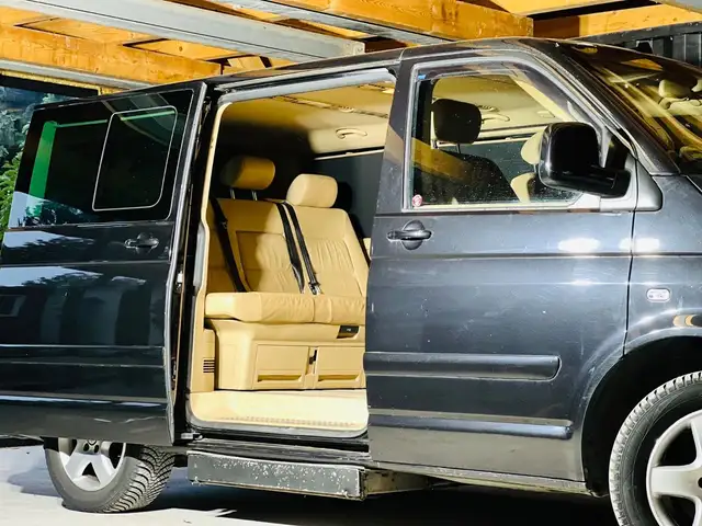 Volkswagen T5 Multivan T5 Highline Behindertengerecht-Kassetenlift