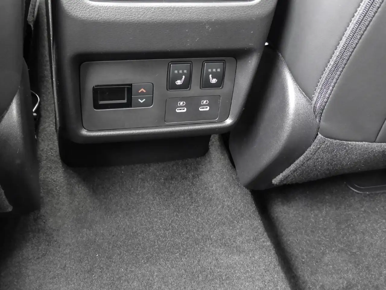 Nissan X-Trail Tekna+ 1.5 VC-T e-POWER e-4ORCE 213PS 4x4 7-Sitzer 15
