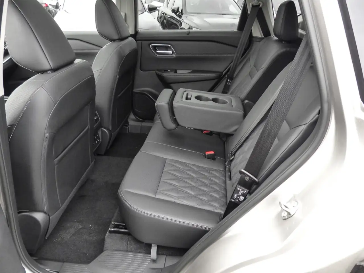 Nissan X-Trail Tekna+ 1.5 VC-T e-POWER e-4ORCE 213PS 4x4 7-Sitzer 16