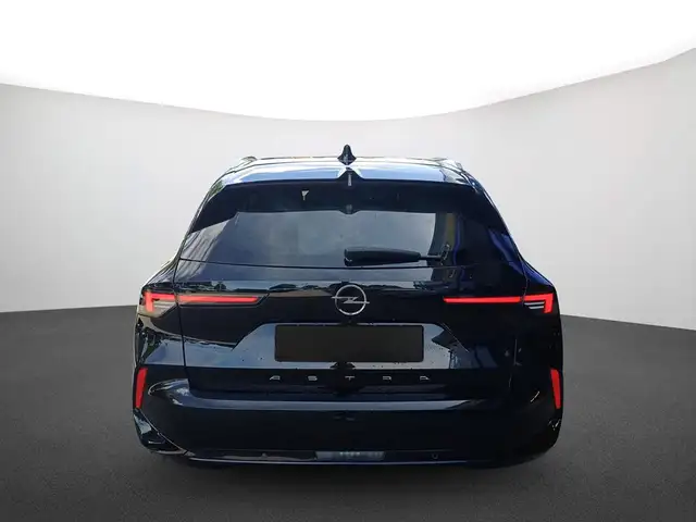 Opel Astra view 3